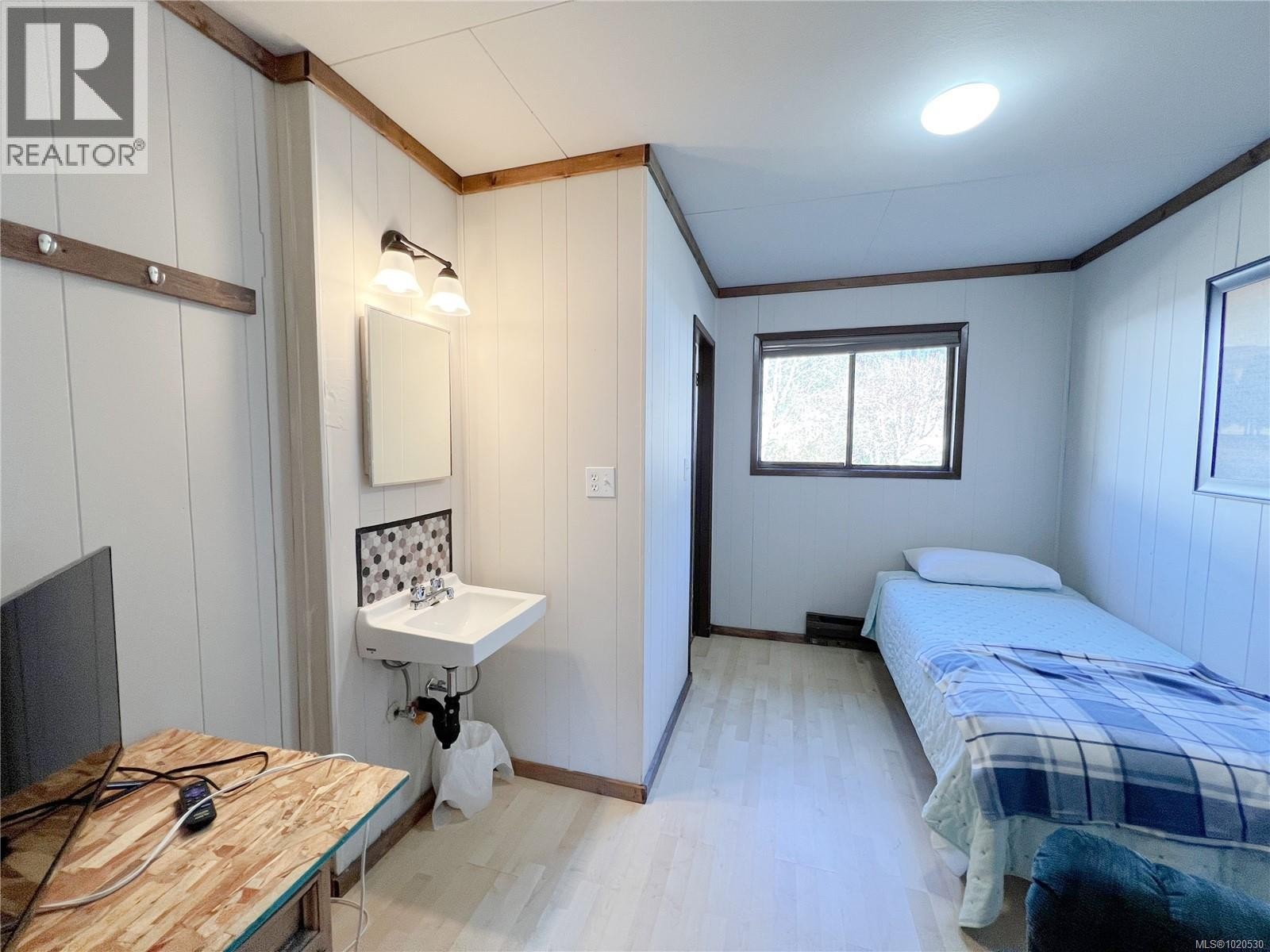 












120 Alpine View Rd

,
Tahsis,




British Columbia
V0P1X0

