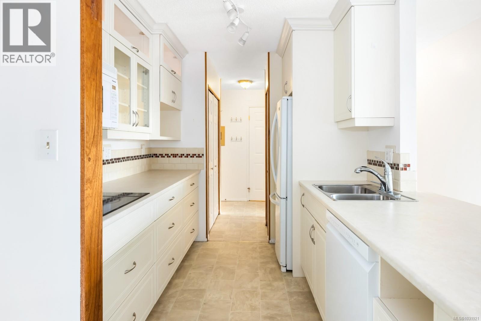 












301 9942 Daniel St

,
Chemainus,




British Columbia
V0R1K1


