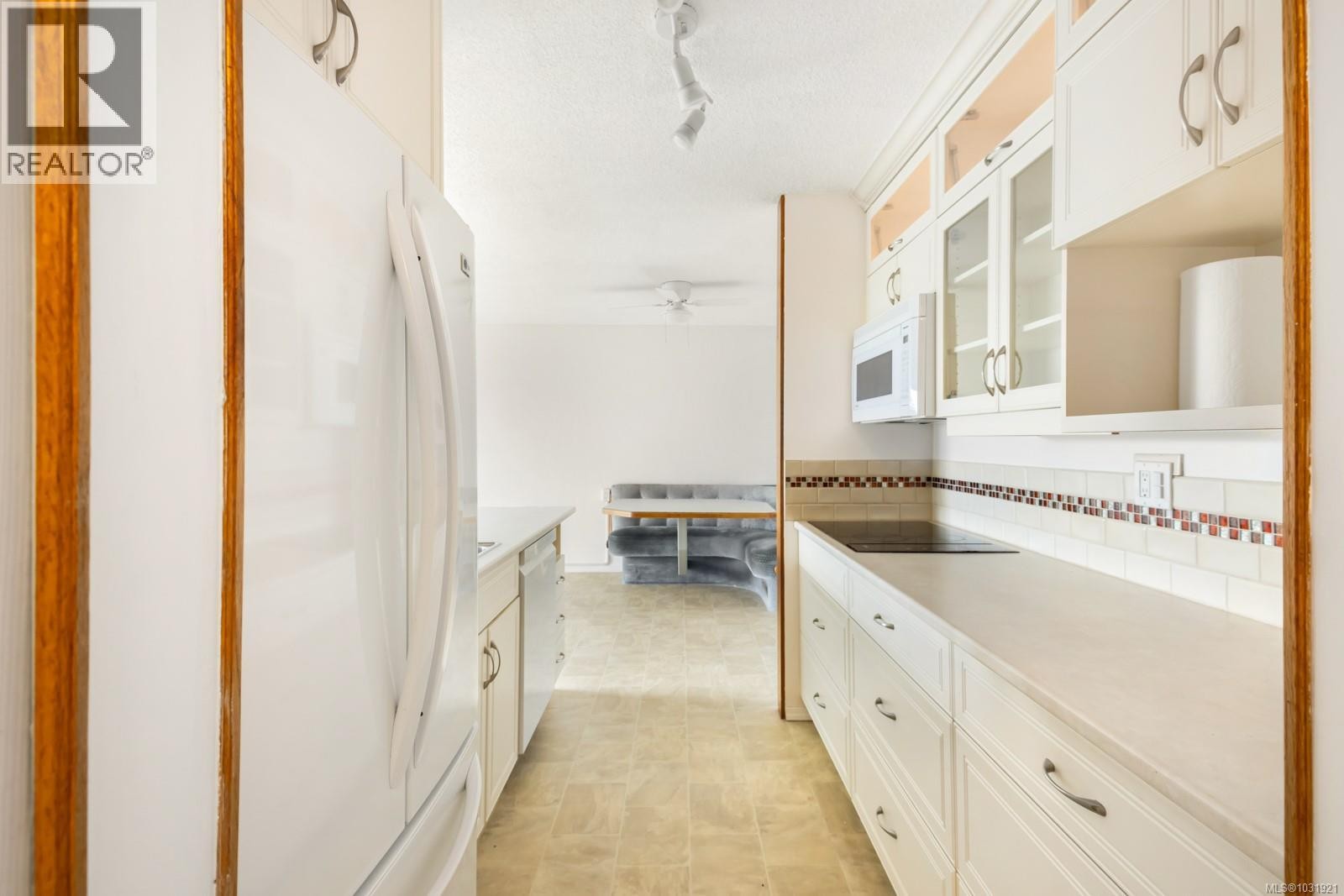 












301 9942 Daniel St

,
Chemainus,




British Columbia
V0R1K1

