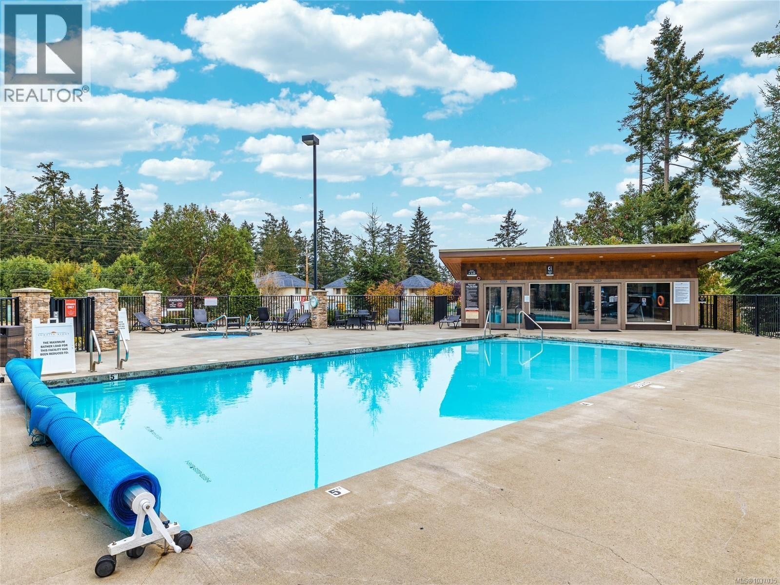 












212 (SA1) 1175 Resort Dr

,
Parksville,




British Columbia
V9P2E3

