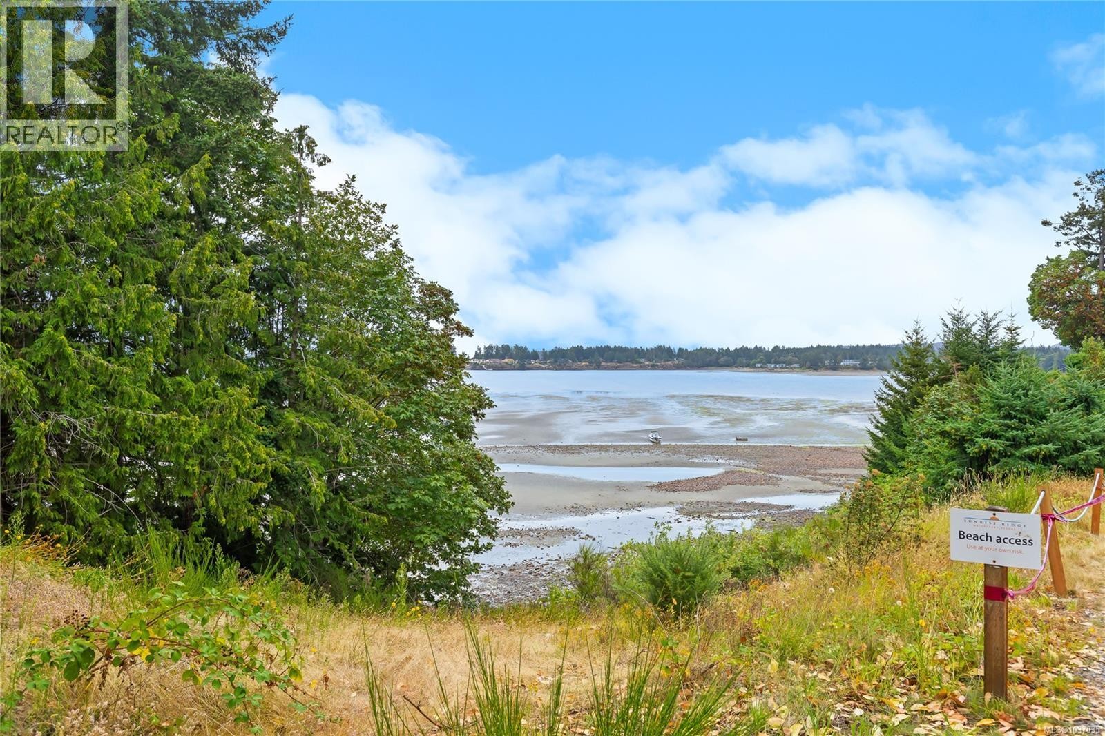 












212 (SA1) 1175 Resort Dr

,
Parksville,




British Columbia
V9P2E3

