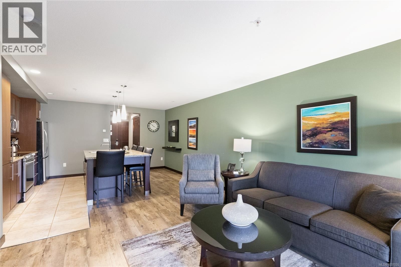 












212 (SA1) 1175 Resort Dr

,
Parksville,




British Columbia
V9P2E3

