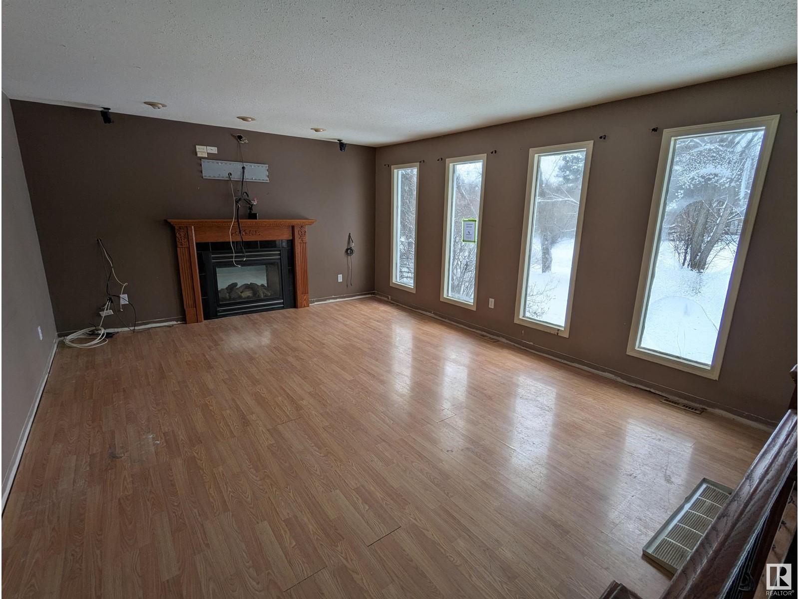 












#2 52414 RGE ROAD 20

,
Rural Parkland County,




Alberta
T0E0H0

