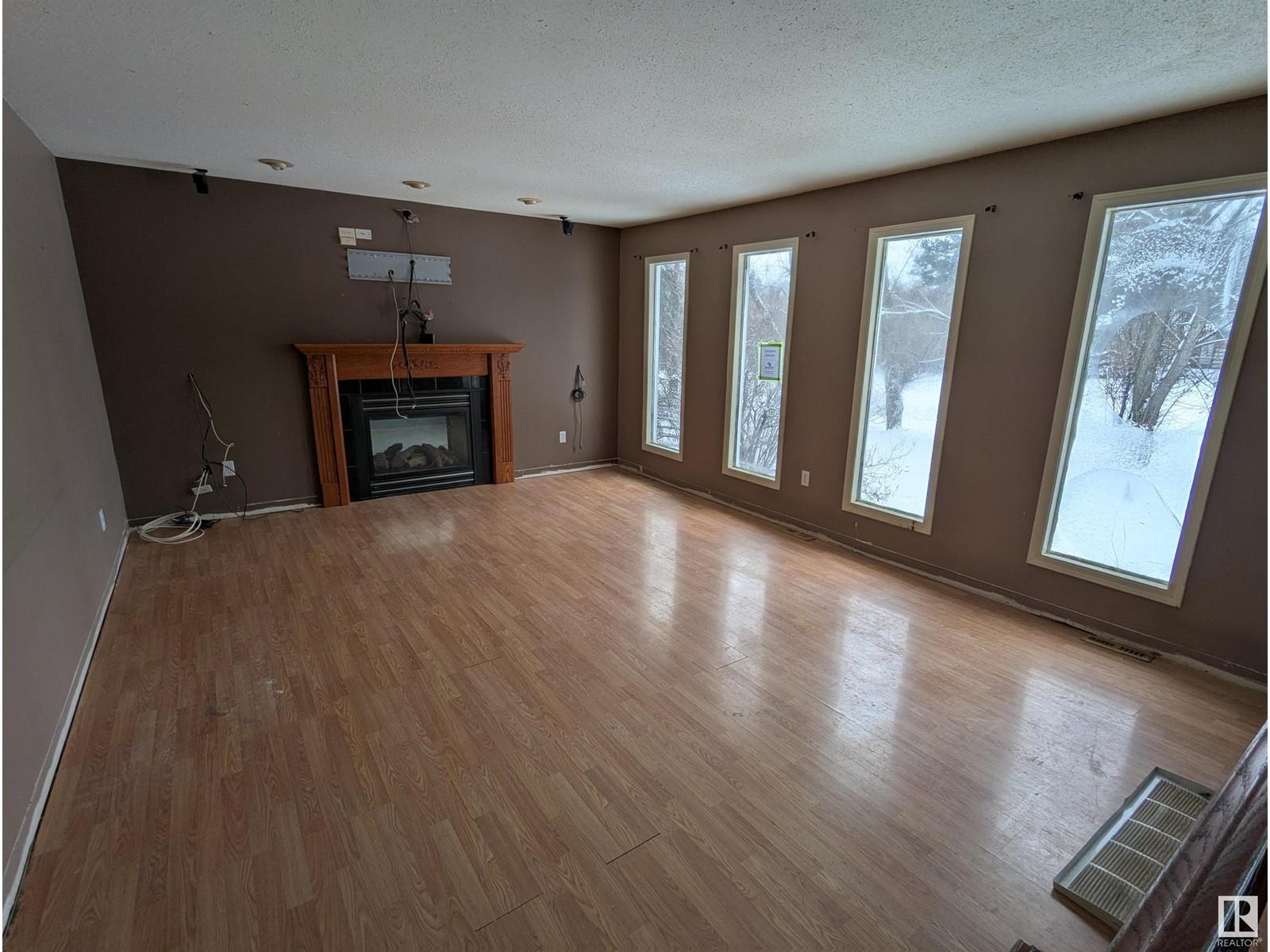 












#2 52414 RGE ROAD 20

,
Rural Parkland County,




Alberta
T0E0H0

