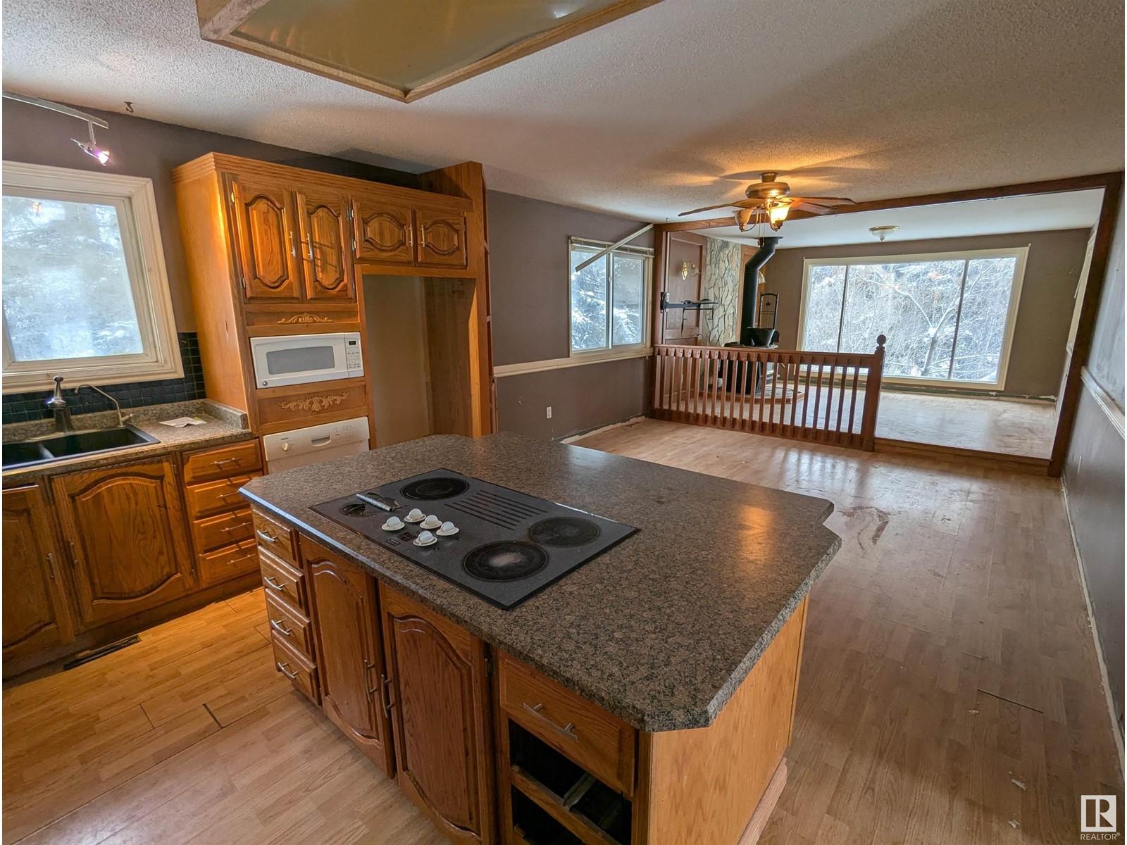












#2 52414 RGE ROAD 20

,
Rural Parkland County,




Alberta
T0E0H0

