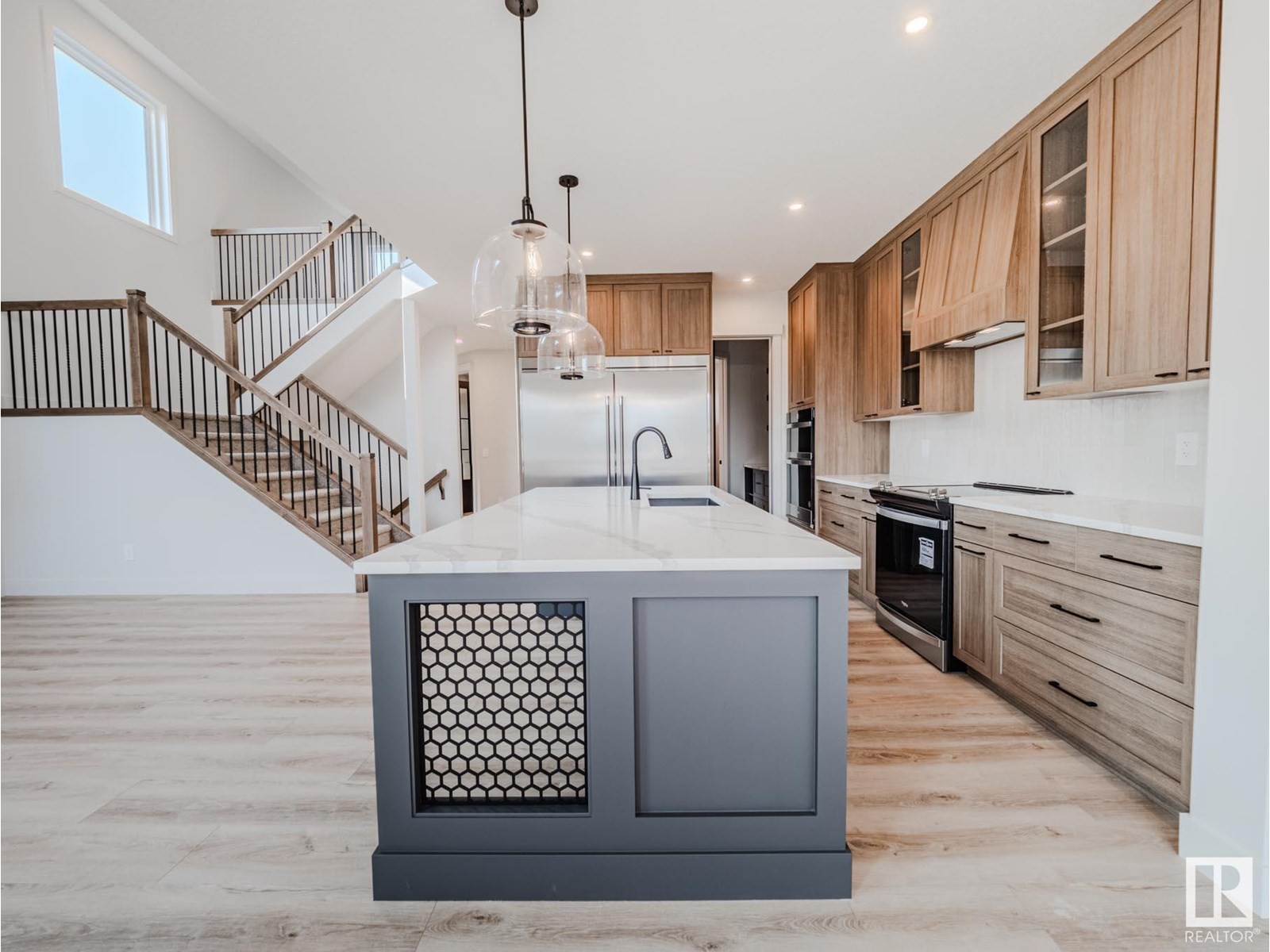












7 HOLT CV

,
Spruce Grove,




Alberta
T7X2W9

