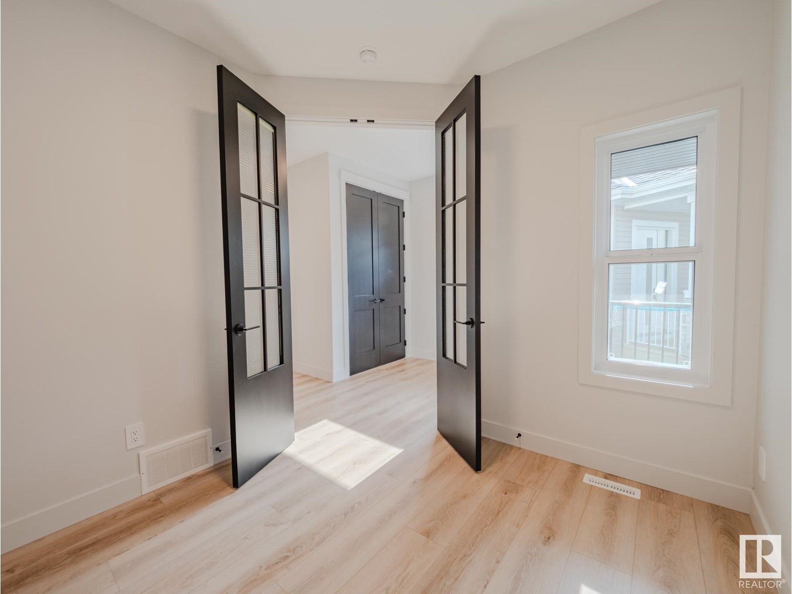












7 HOLT CV

,
Spruce Grove,




Alberta
T7X2W9

