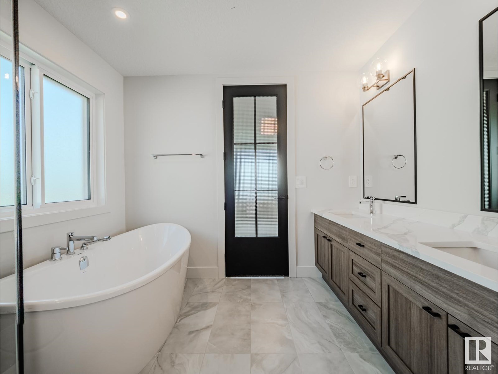 












7 HOLT CV

,
Spruce Grove,




Alberta
T7X2W9

