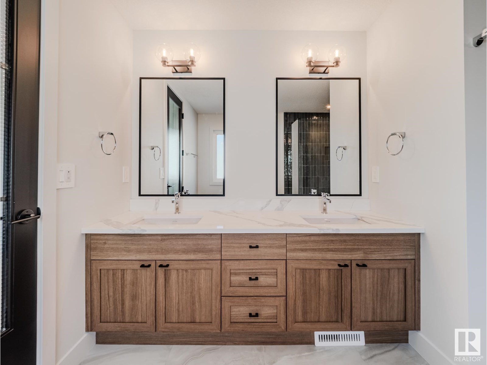 












7 HOLT CV

,
Spruce Grove,




Alberta
T7X2W9

