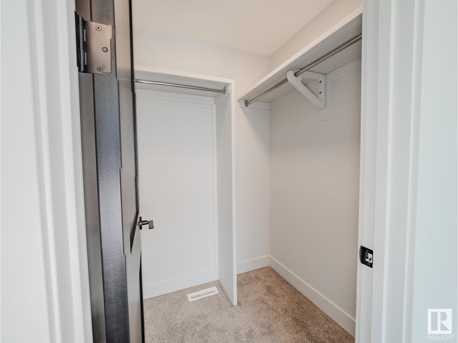












7 HOLT CV

,
Spruce Grove,




Alberta
T7X2W9


