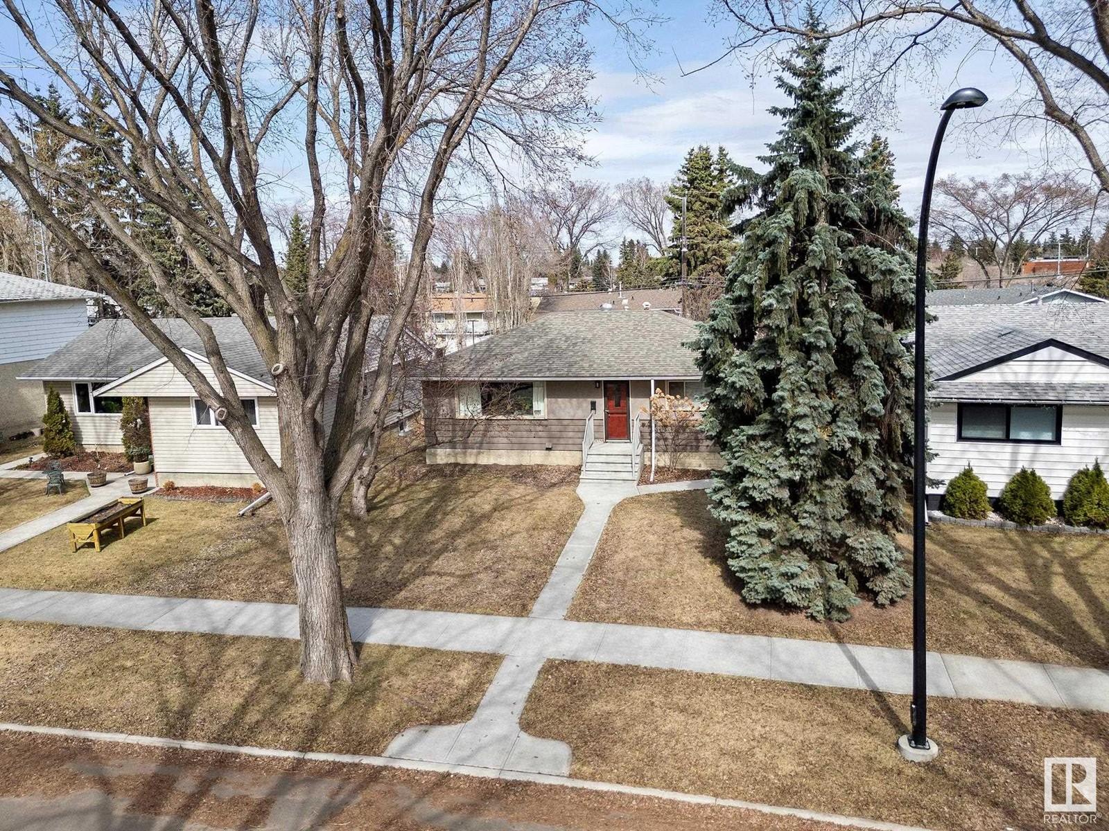 












6707 85 ST NW

,
Edmonton,




Alberta
T6E2X1

