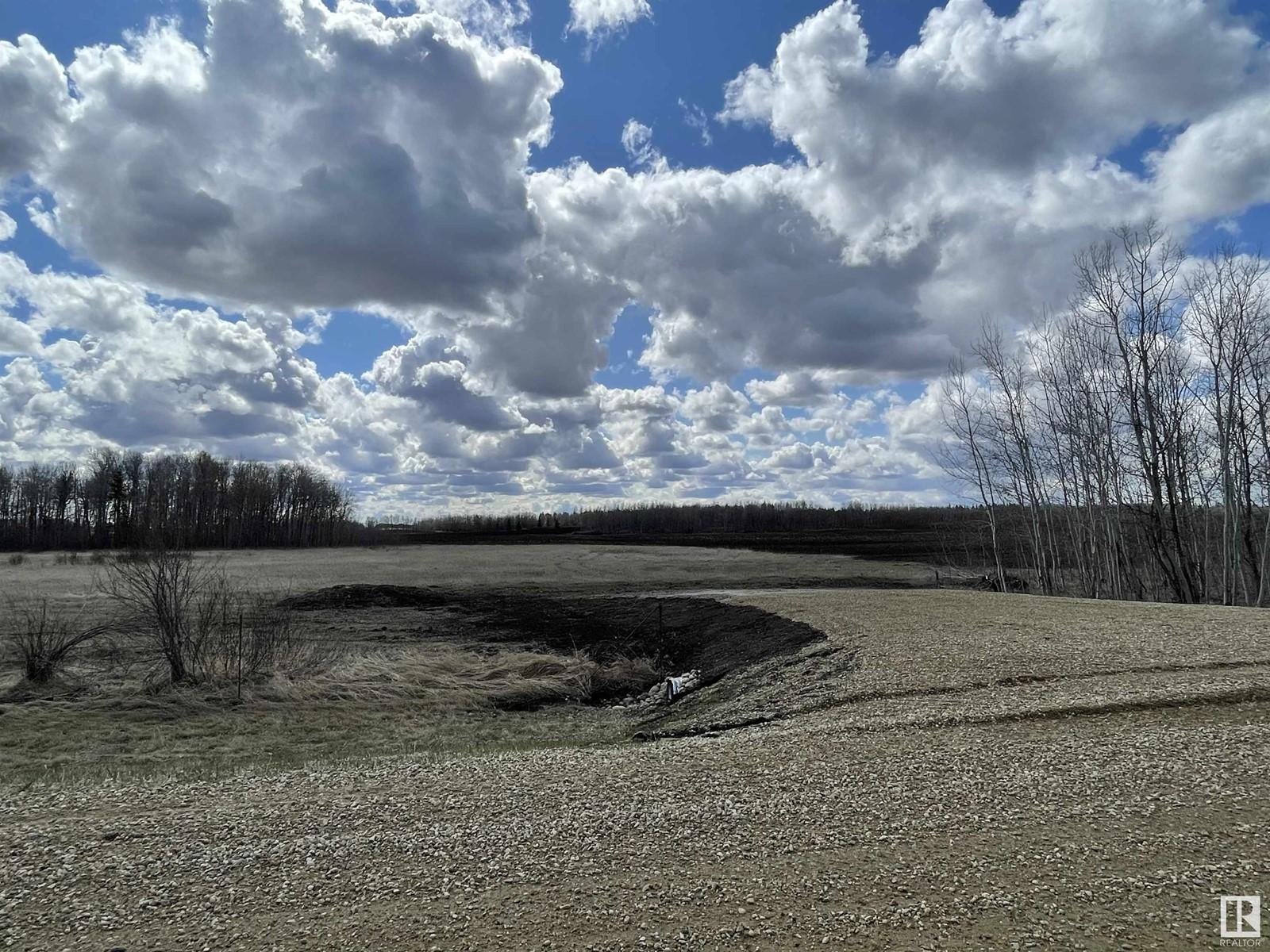 












#1 TWP 522 RANGE ROAD 52

,
Rural Parkland County,







Alberta
T0E2K0

