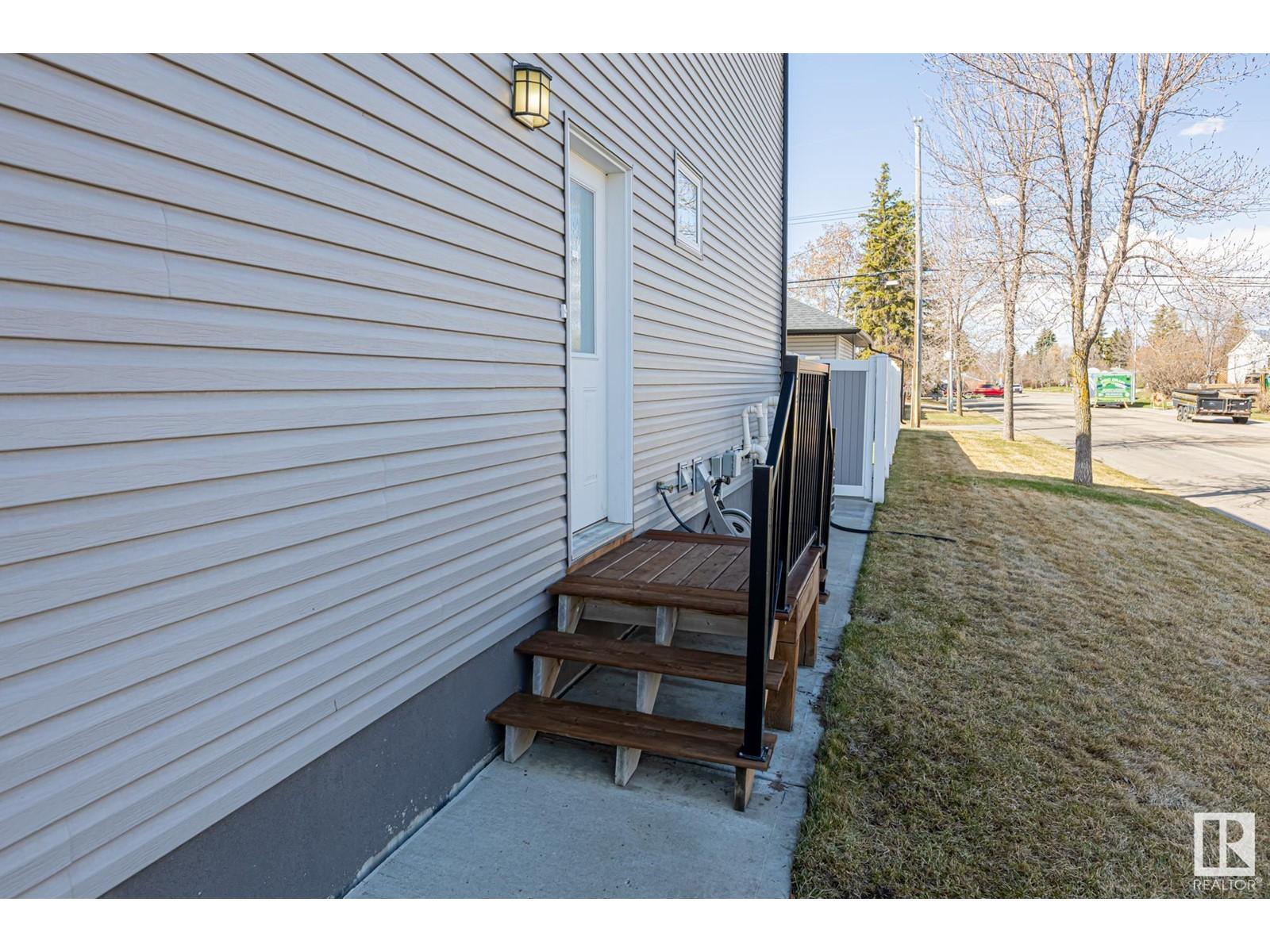 












10750 155 ST NW

,
Edmonton,




Alberta
T5P2M6

