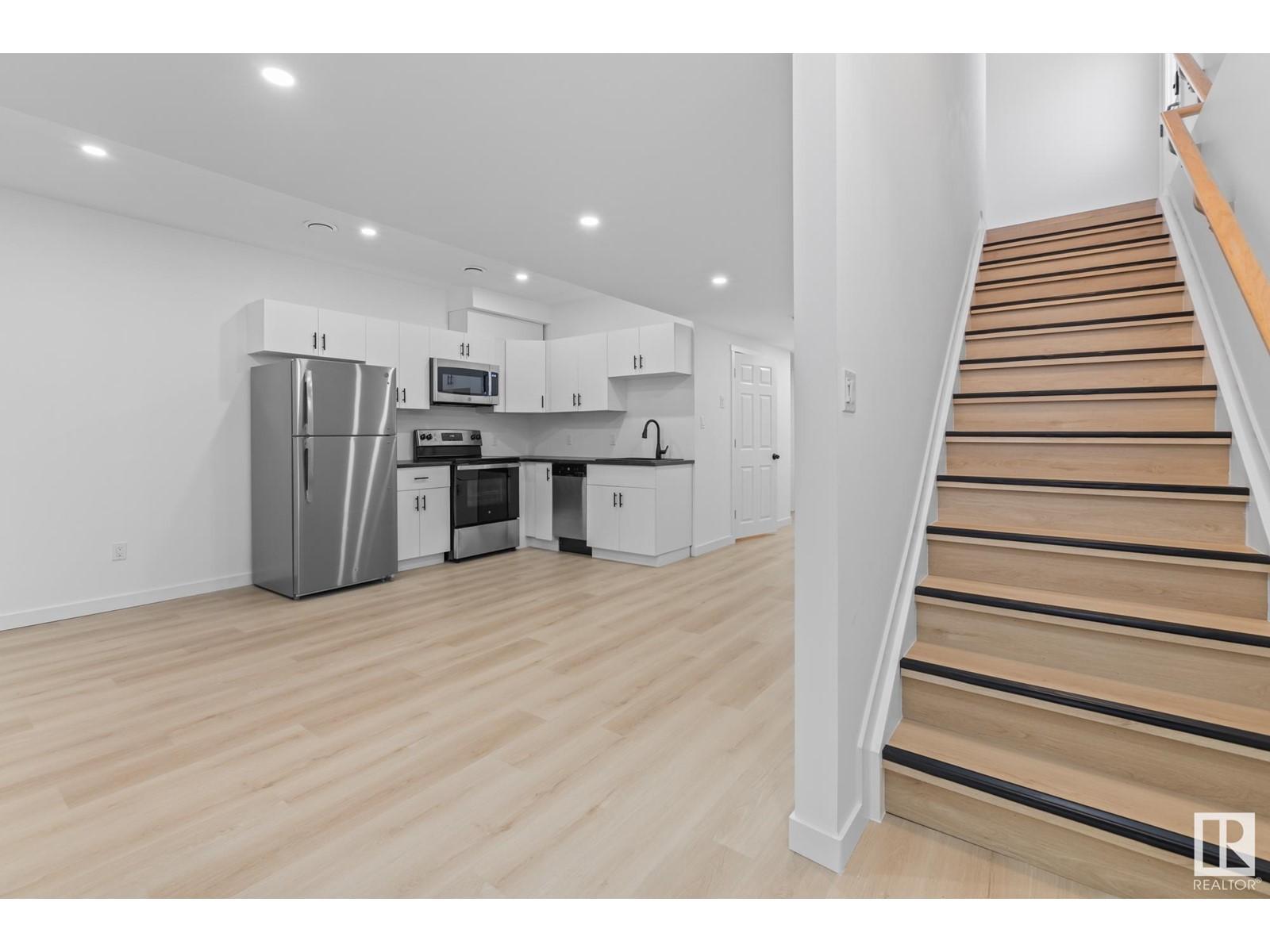 












10750 155 ST NW

,
Edmonton,




Alberta
T5P2M6

