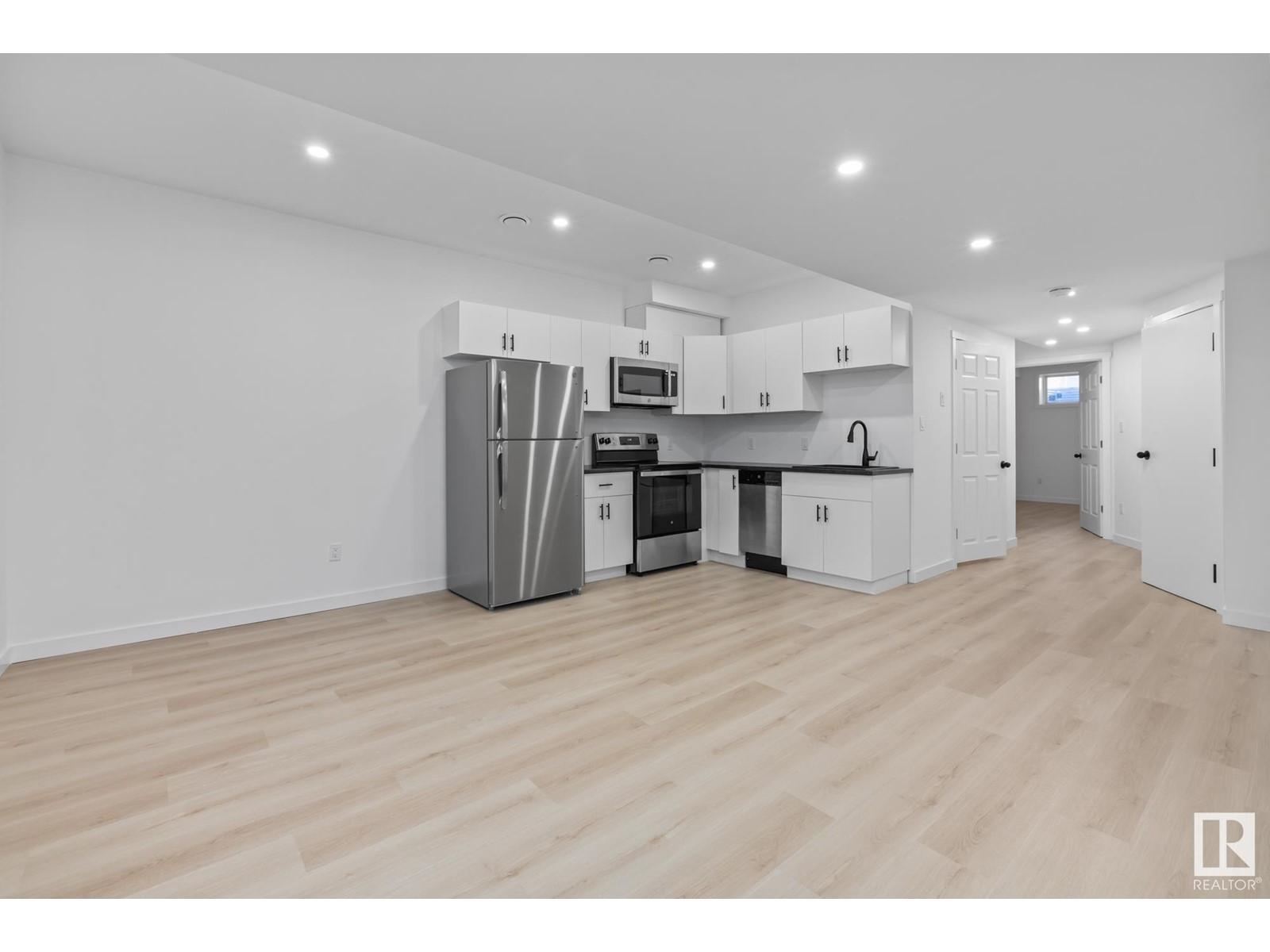 












10750 155 ST NW

,
Edmonton,




Alberta
T5P2M6

