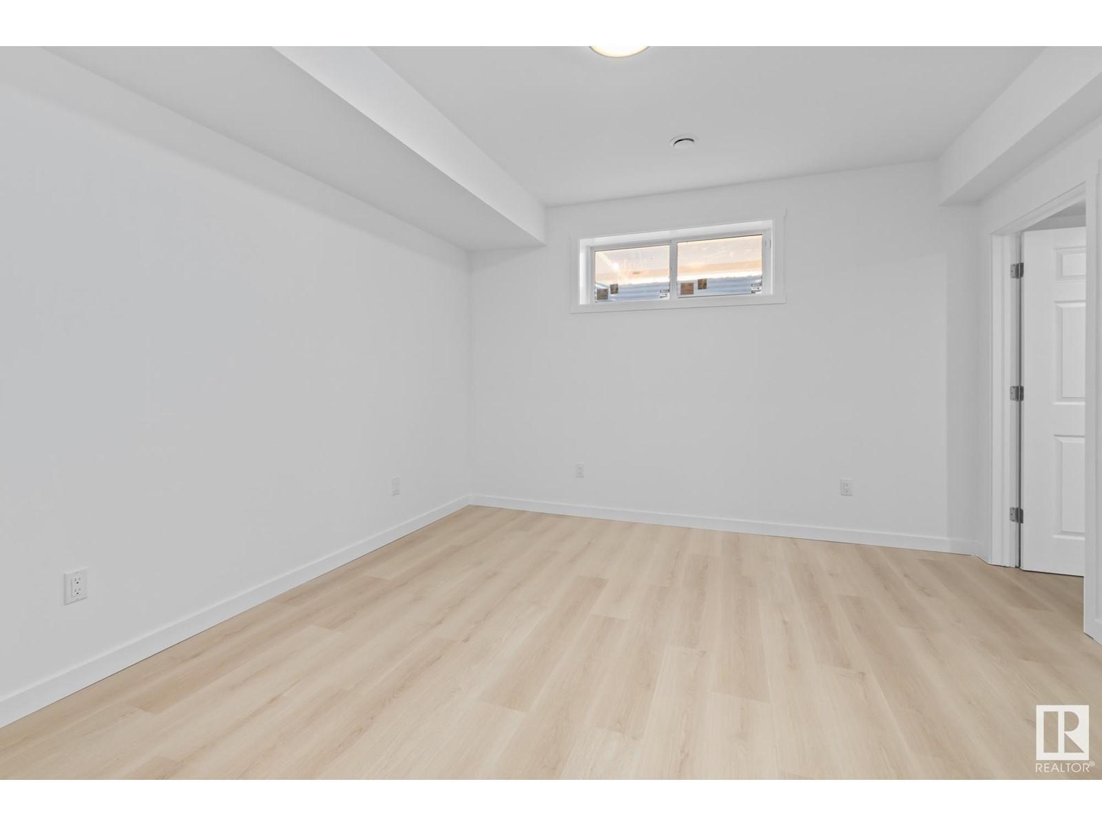 












10750 155 ST NW

,
Edmonton,




Alberta
T5P2M6


