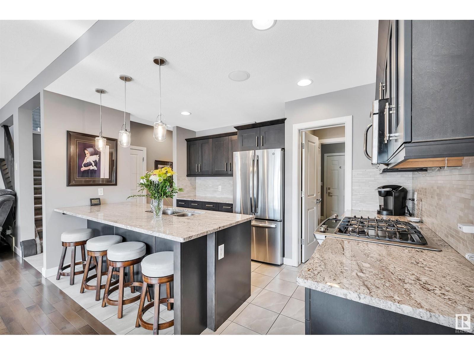 












2305 SPARROW CR NW

,
Edmonton,




Alberta
T5S0G8

