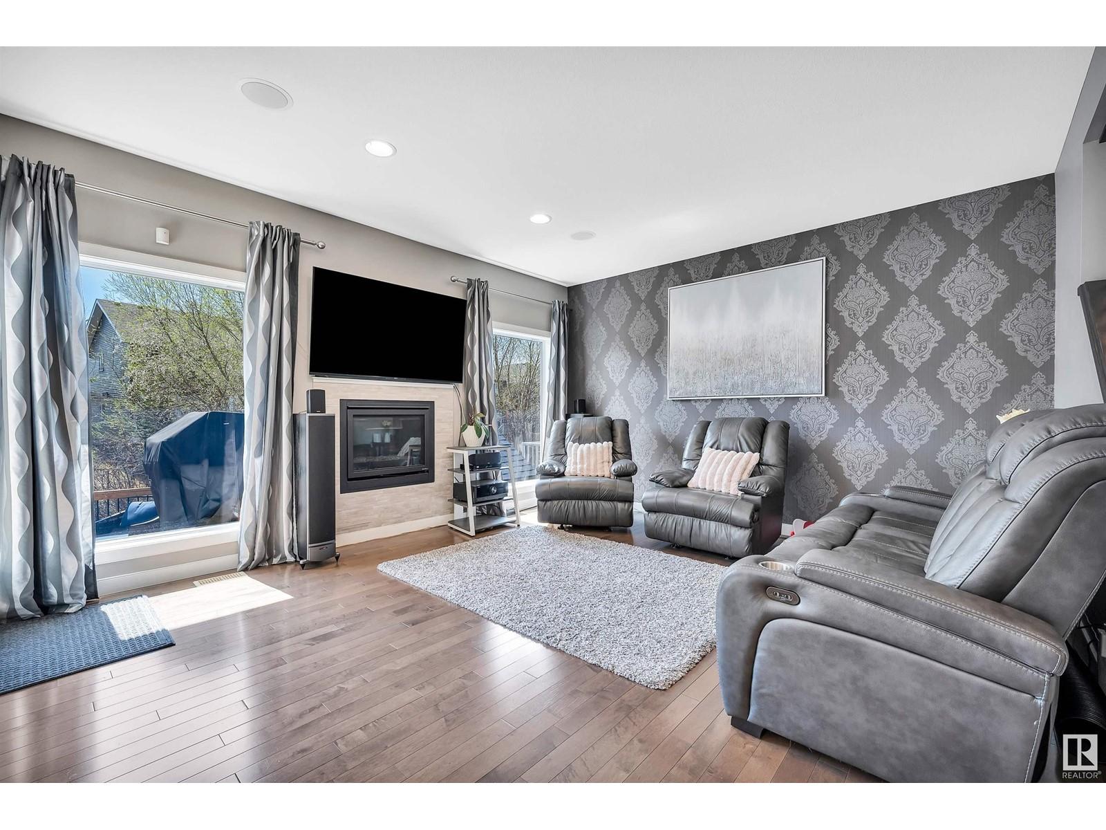 












2305 SPARROW CR NW

,
Edmonton,




Alberta
T5S0G8

