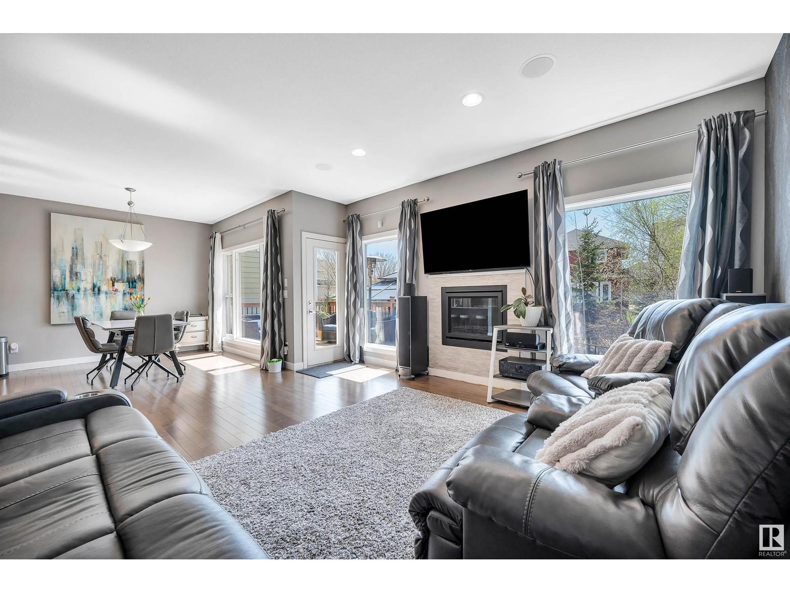 












2305 SPARROW CR NW

,
Edmonton,




Alberta
T5S0G8

