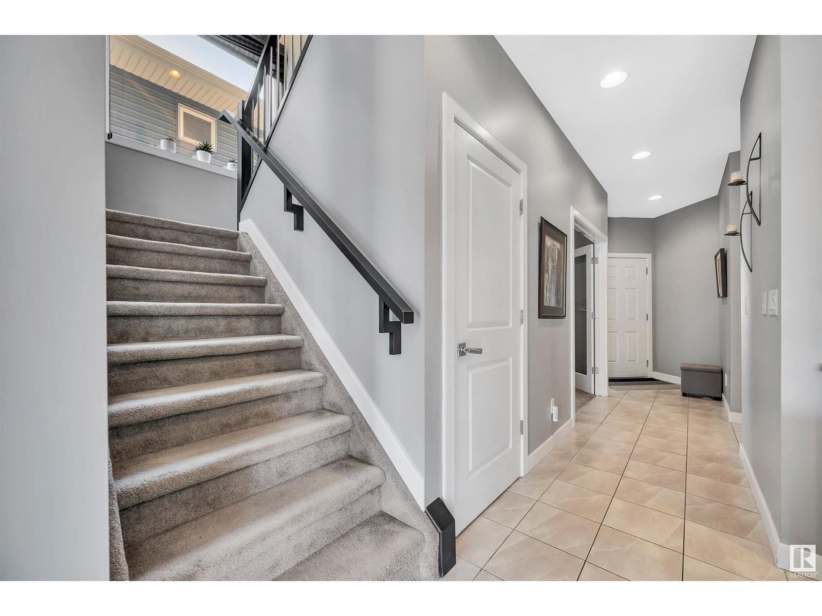 












2305 SPARROW CR NW

,
Edmonton,




Alberta
T5S0G8

