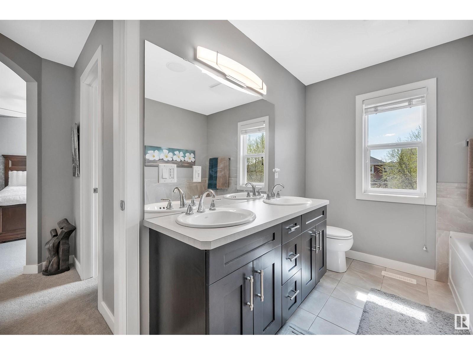 












2305 SPARROW CR NW

,
Edmonton,




Alberta
T5S0G8

