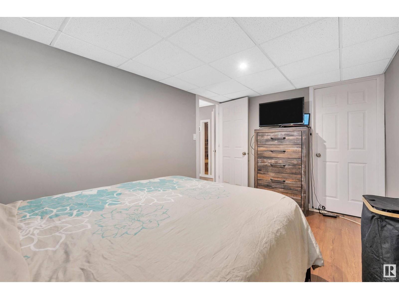












2305 SPARROW CR NW

,
Edmonton,




Alberta
T5S0G8

