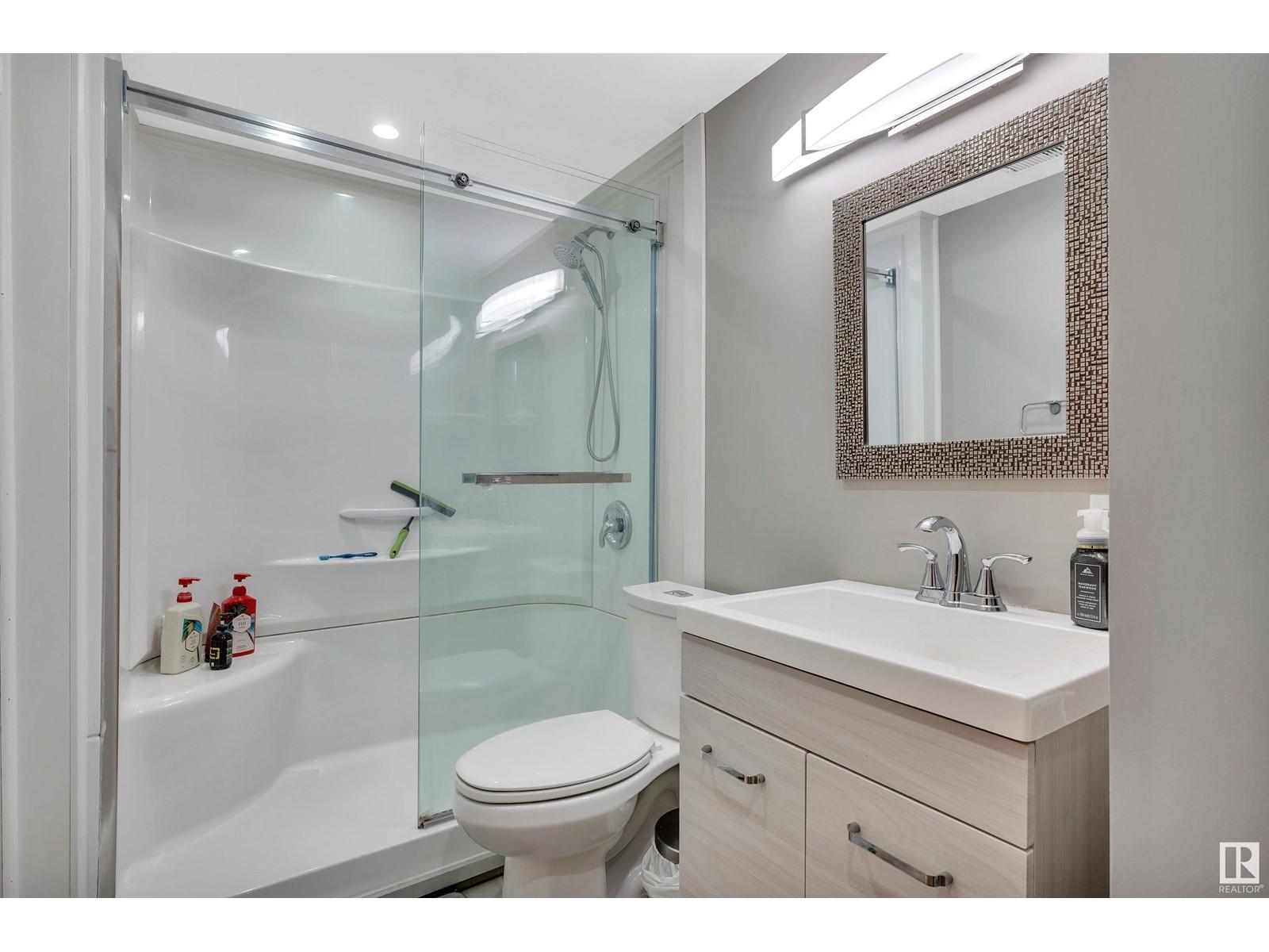 












2305 SPARROW CR NW

,
Edmonton,




Alberta
T5S0G8


