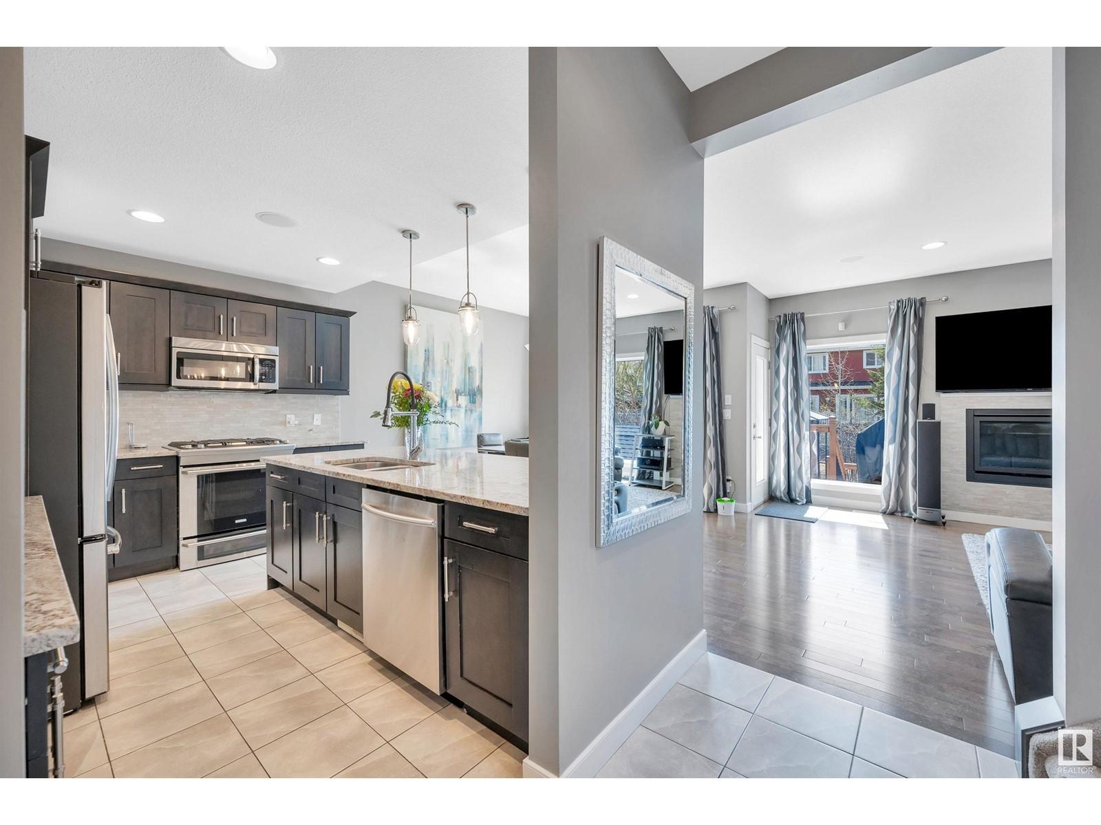 












2305 SPARROW CR NW

,
Edmonton,




Alberta
T5S0G8


