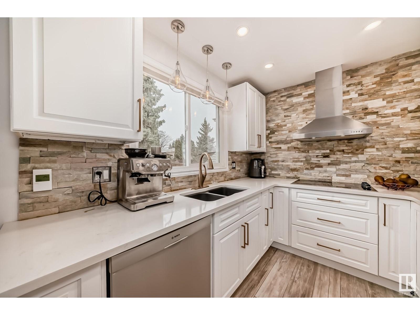 












3543 105B ST NW

,
Edmonton,




Alberta
T6J2K9

