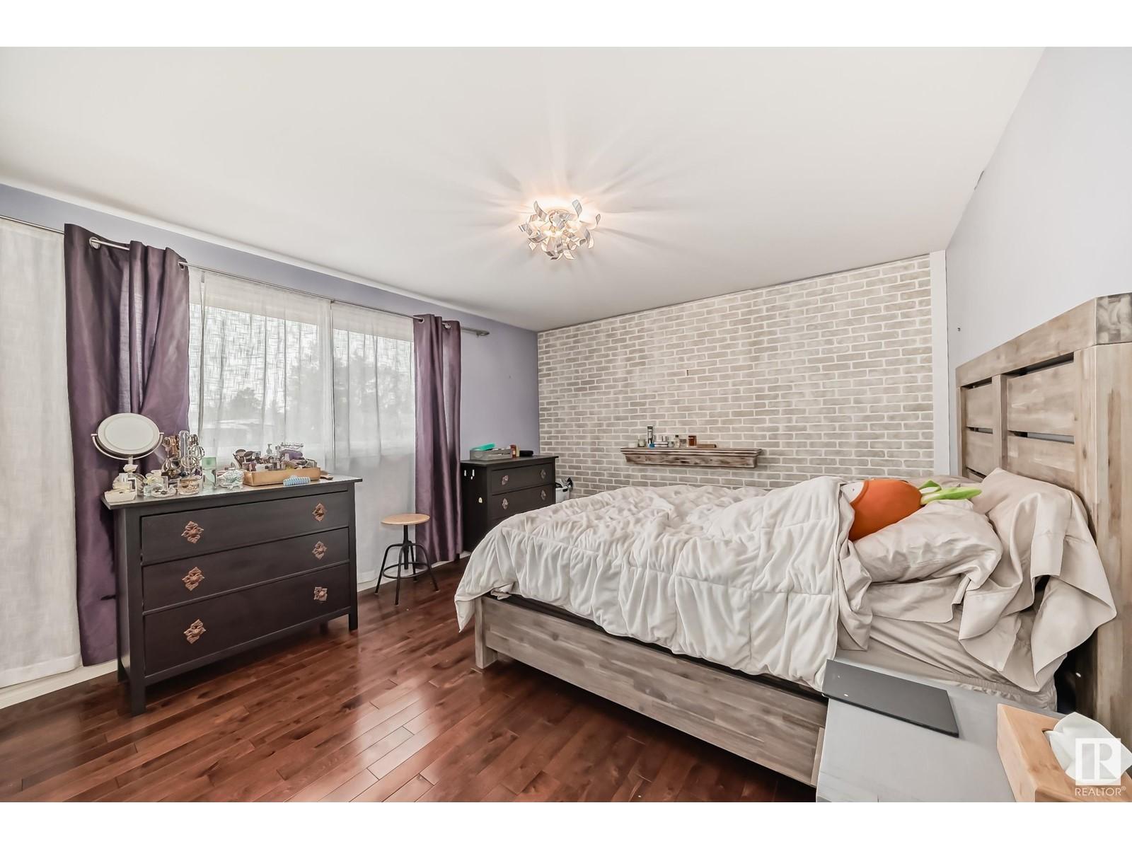 












3543 105B ST NW

,
Edmonton,




Alberta
T6J2K9

