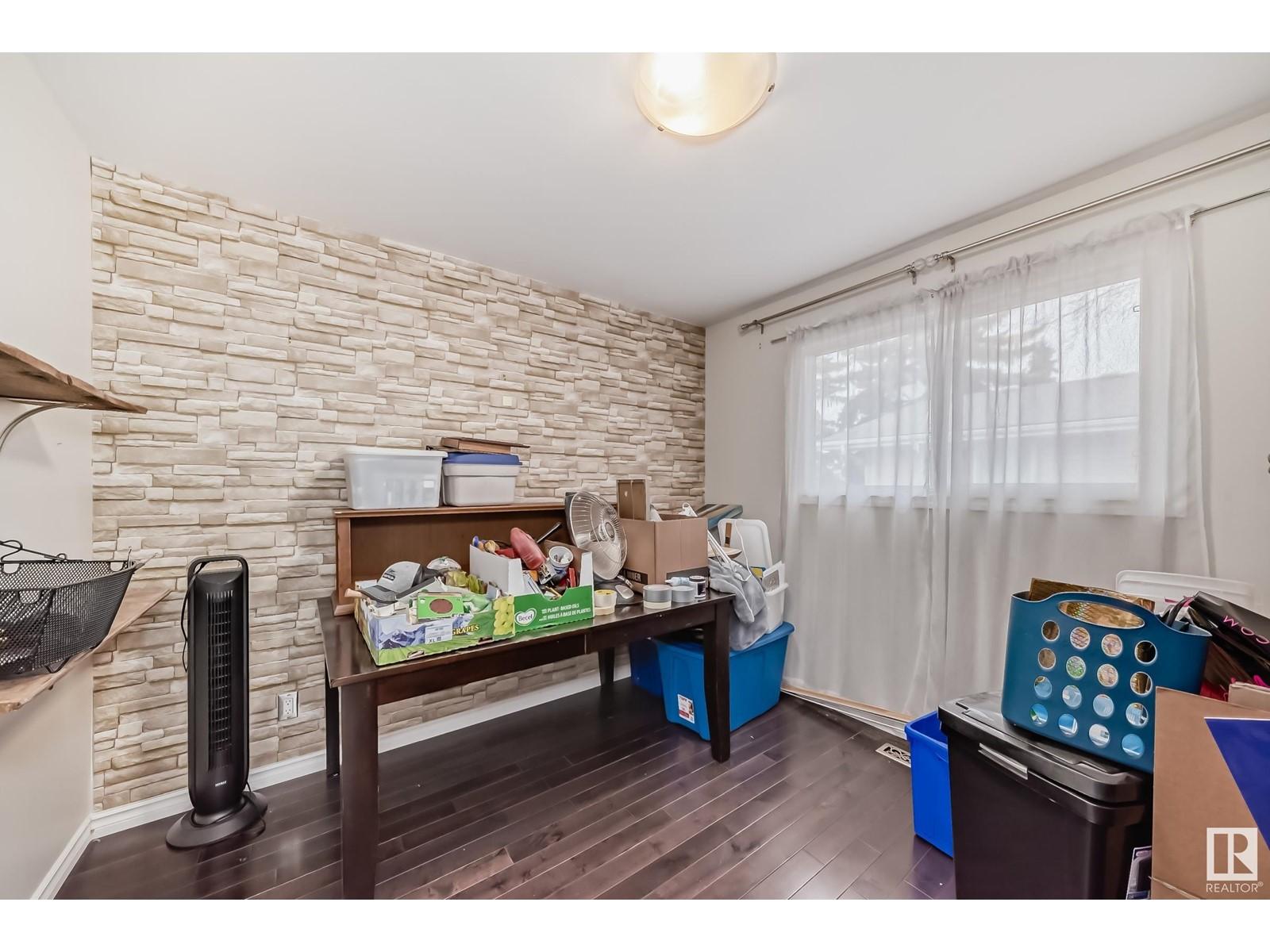 












3543 105B ST NW

,
Edmonton,




Alberta
T6J2K9

