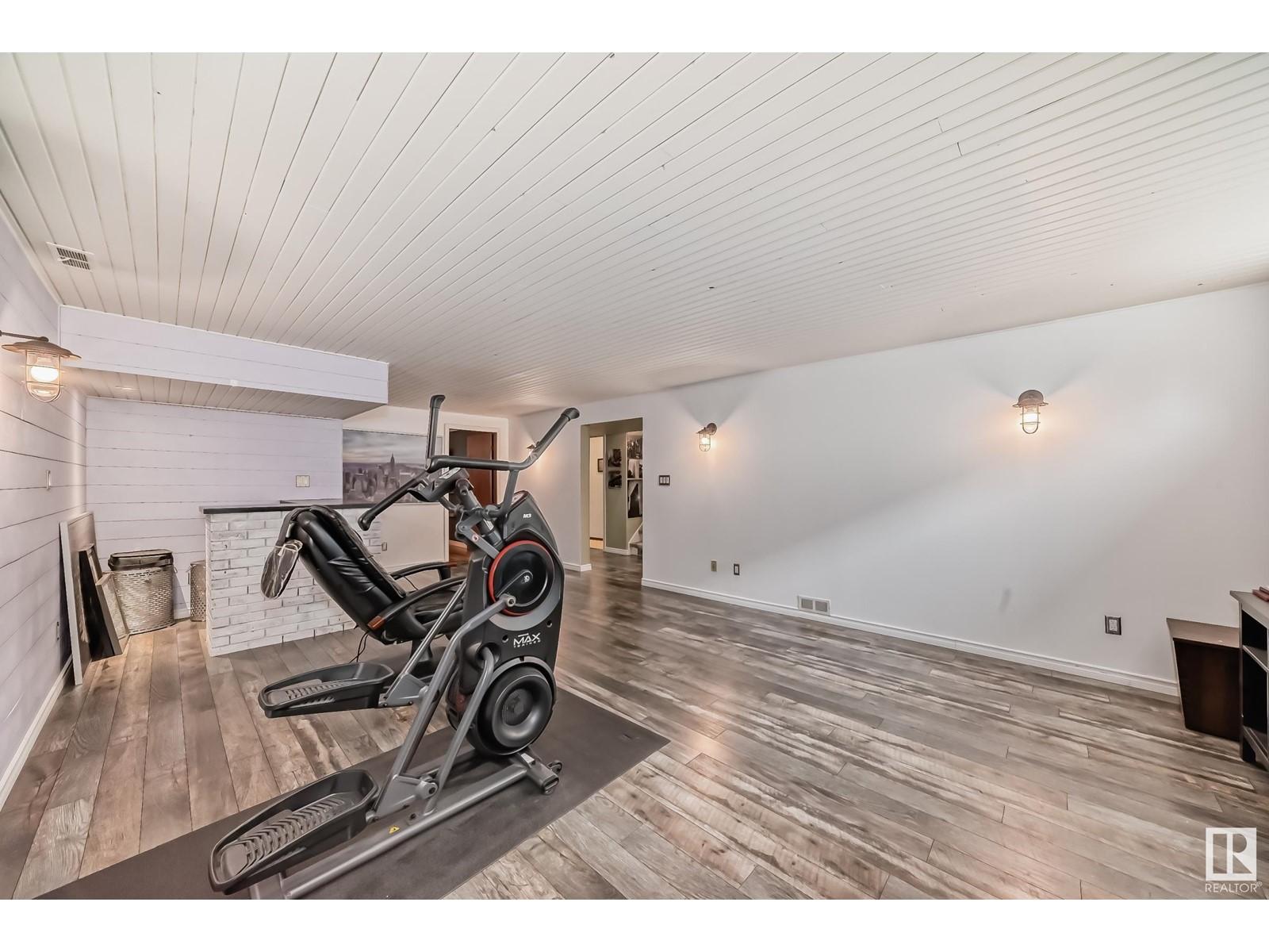 












3543 105B ST NW

,
Edmonton,




Alberta
T6J2K9

