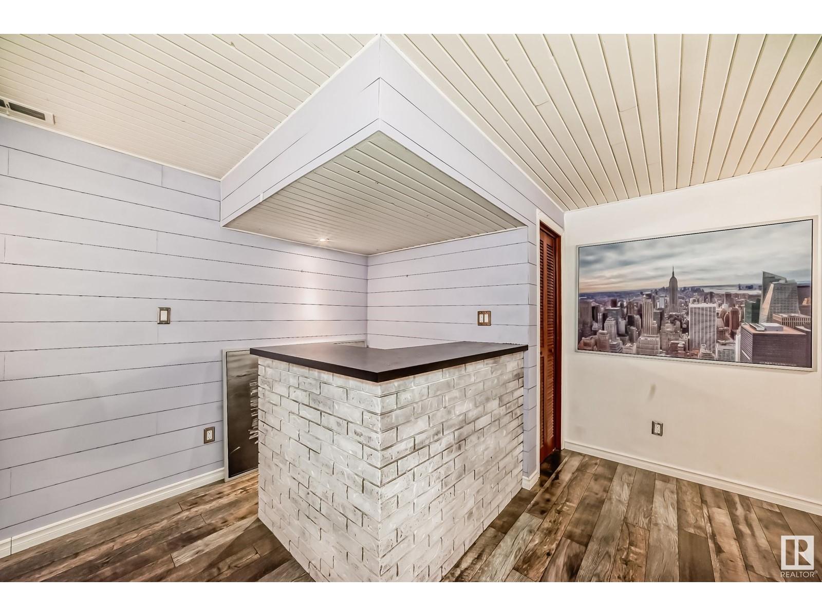 












3543 105B ST NW

,
Edmonton,




Alberta
T6J2K9

