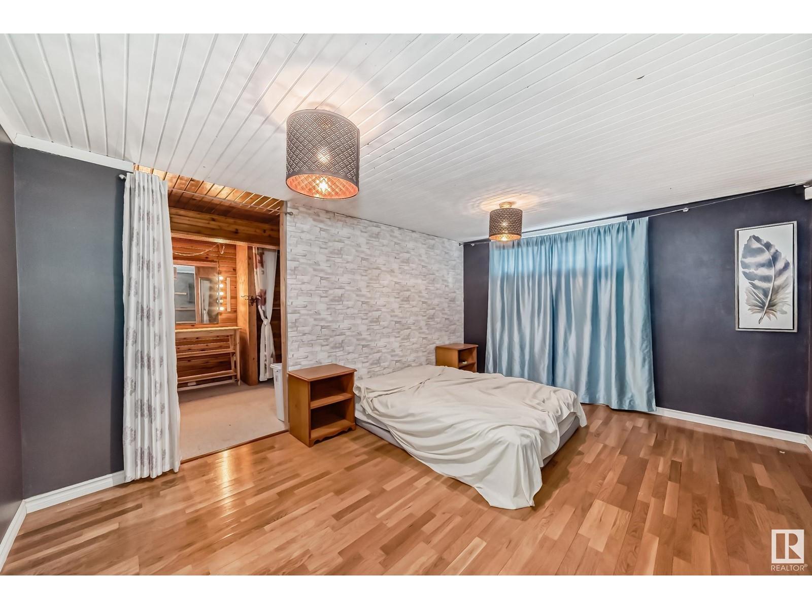 












3543 105B ST NW

,
Edmonton,




Alberta
T6J2K9

