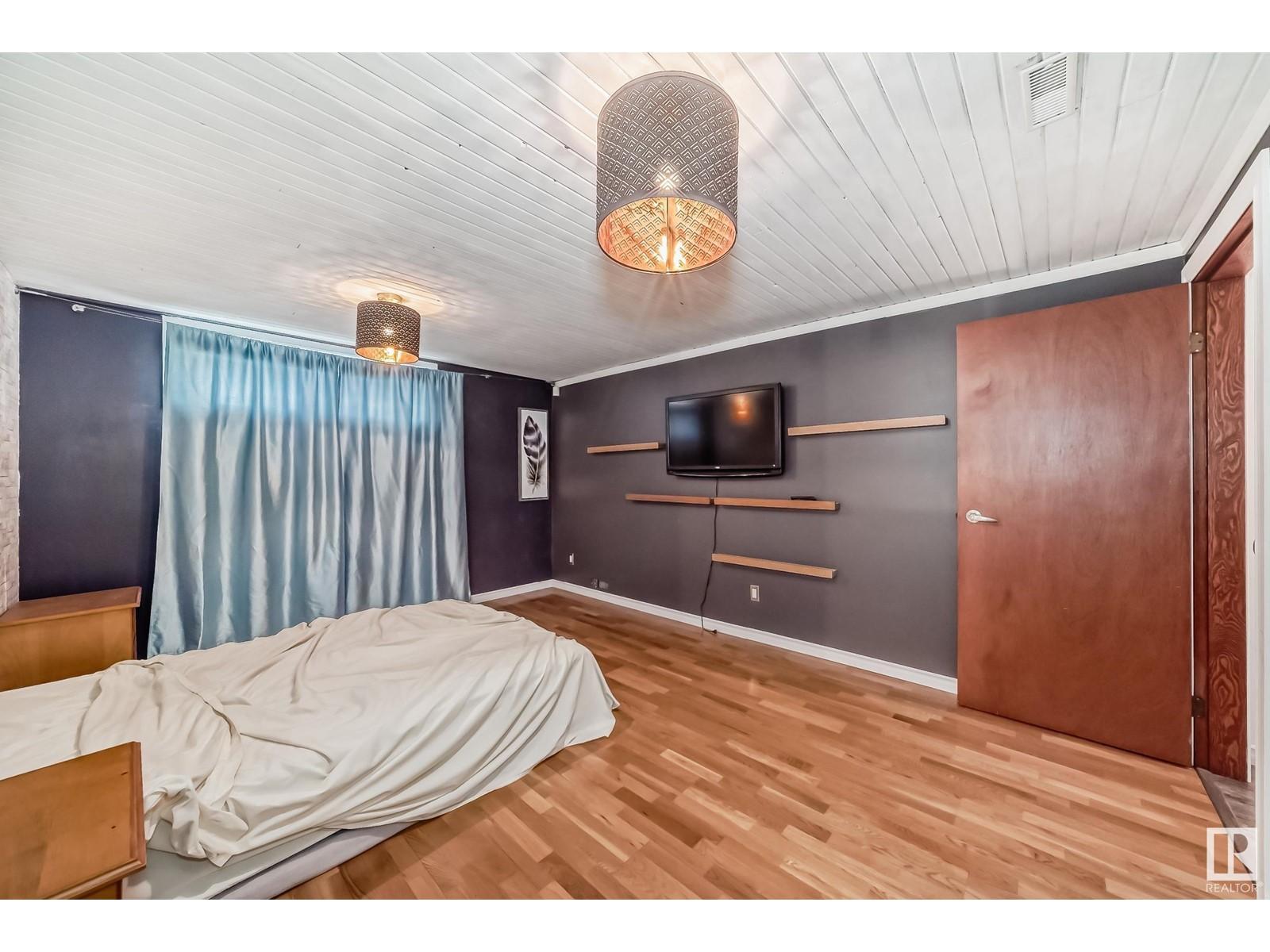 












3543 105B ST NW

,
Edmonton,




Alberta
T6J2K9

