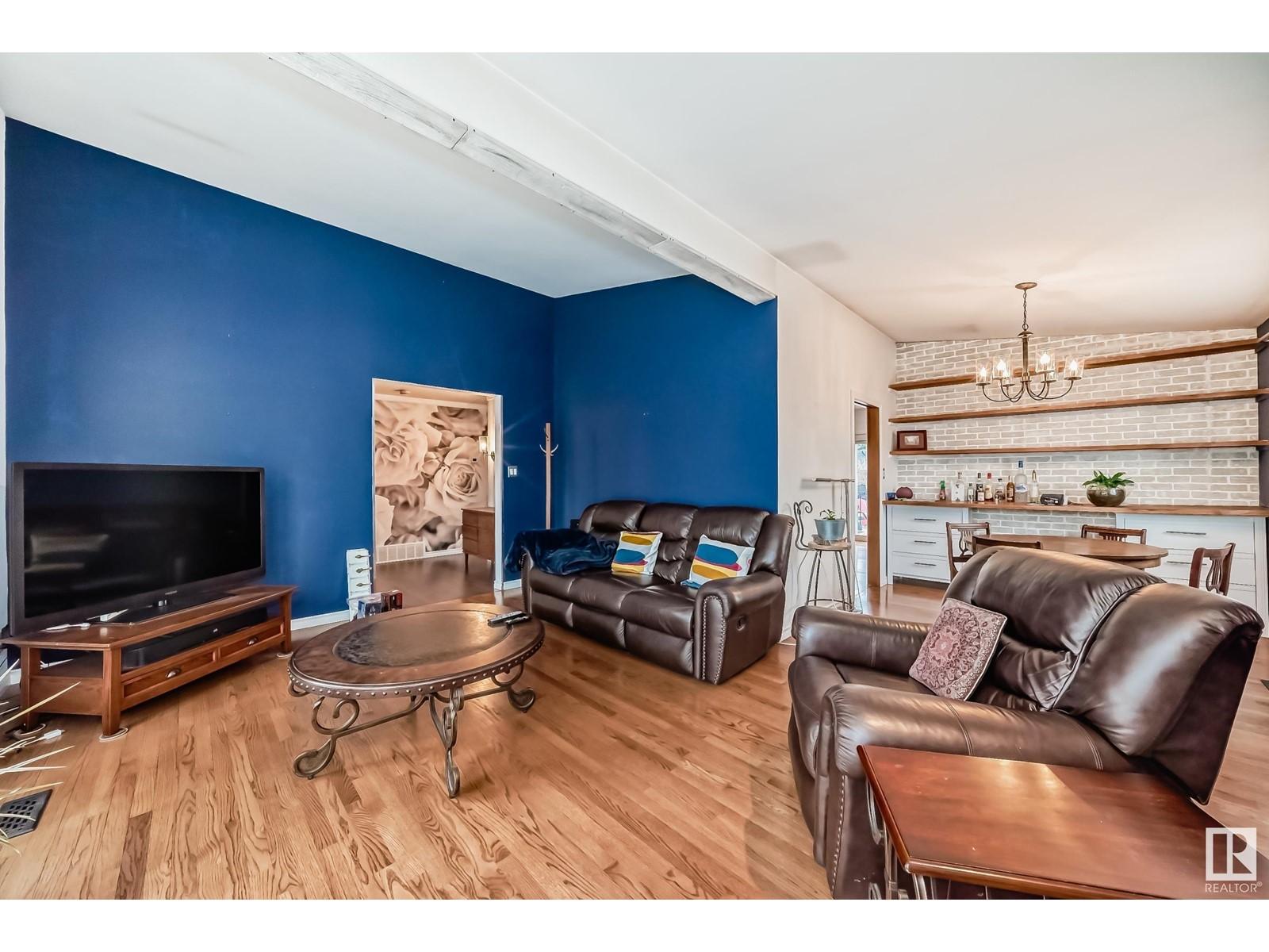 












3543 105B ST NW

,
Edmonton,




Alberta
T6J2K9

