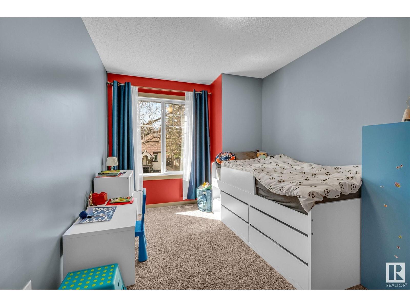 












9816 79 AV NW NW

,
Edmonton,




Alberta
T6E1R1

