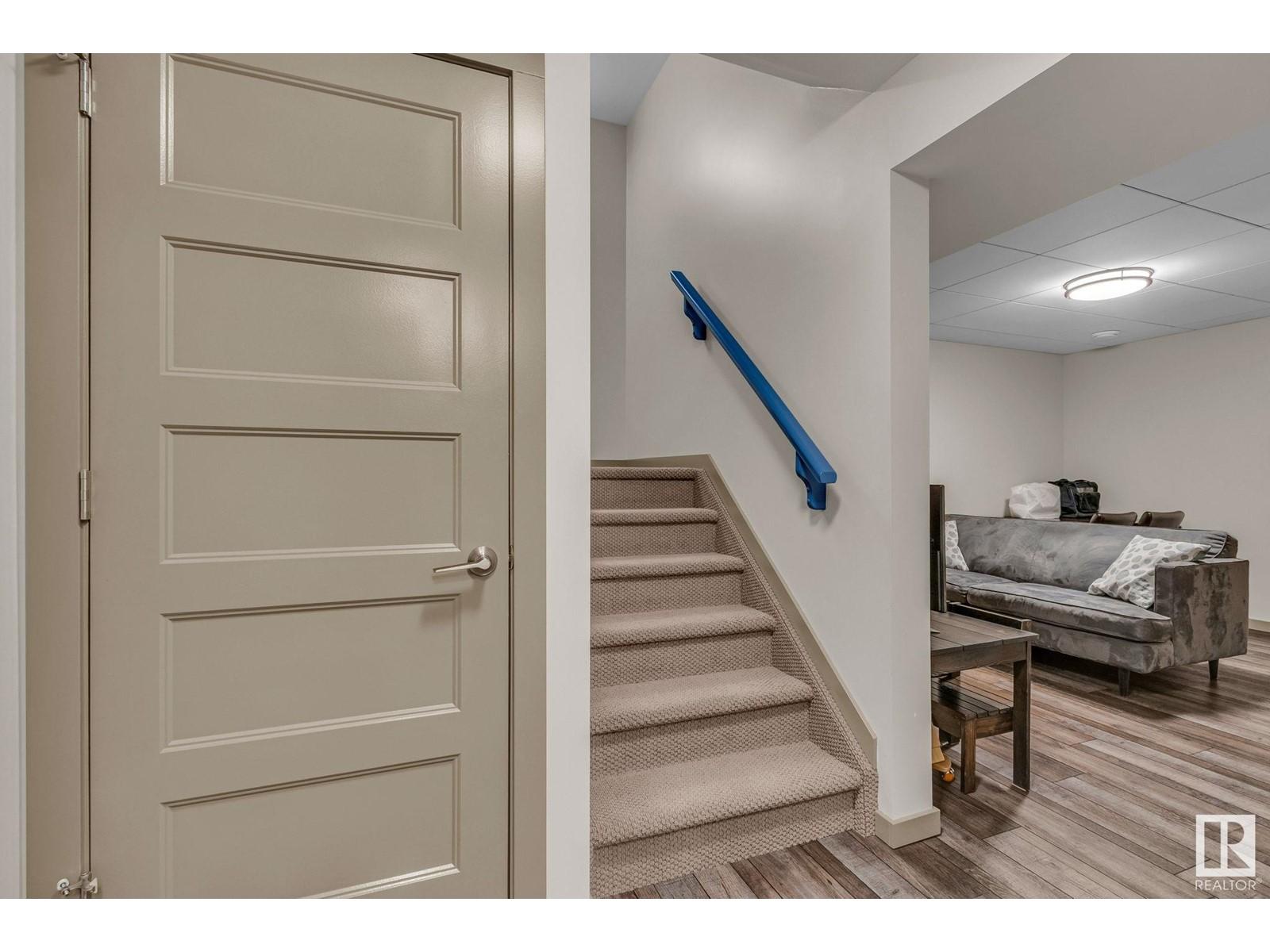 












9816 79 AV NW NW

,
Edmonton,




Alberta
T6E1R1

