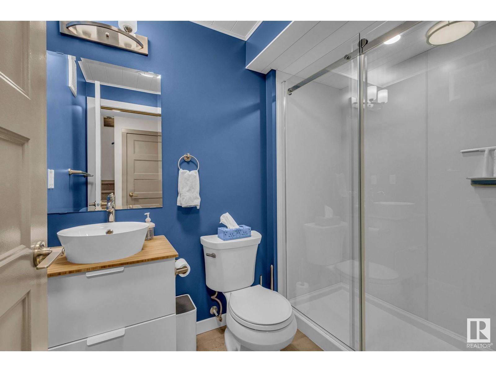 












9816 79 AV NW NW

,
Edmonton,




Alberta
T6E1R1

