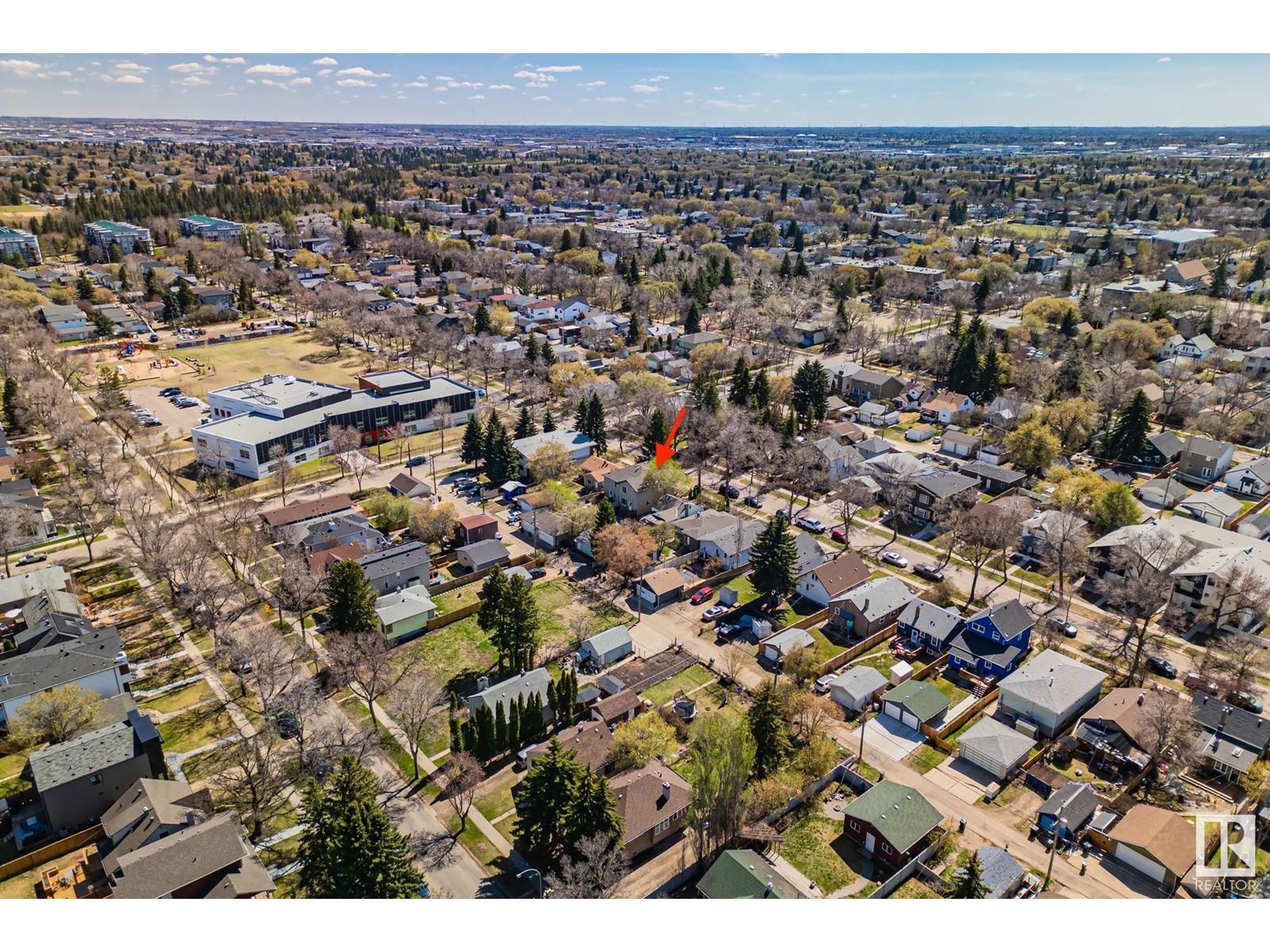












9816 79 AV NW NW

,
Edmonton,




Alberta
T6E1R1

