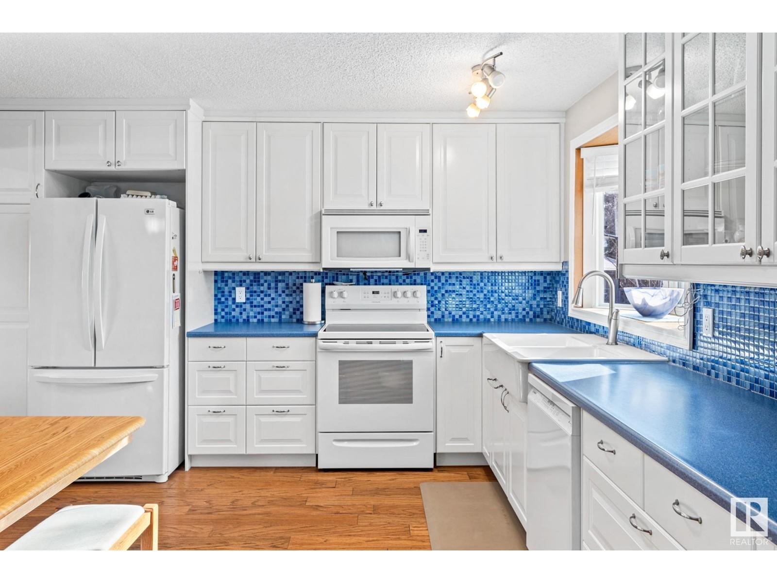 












2 BANTING PL

,
St. Albert,




Alberta
T8N2K1

