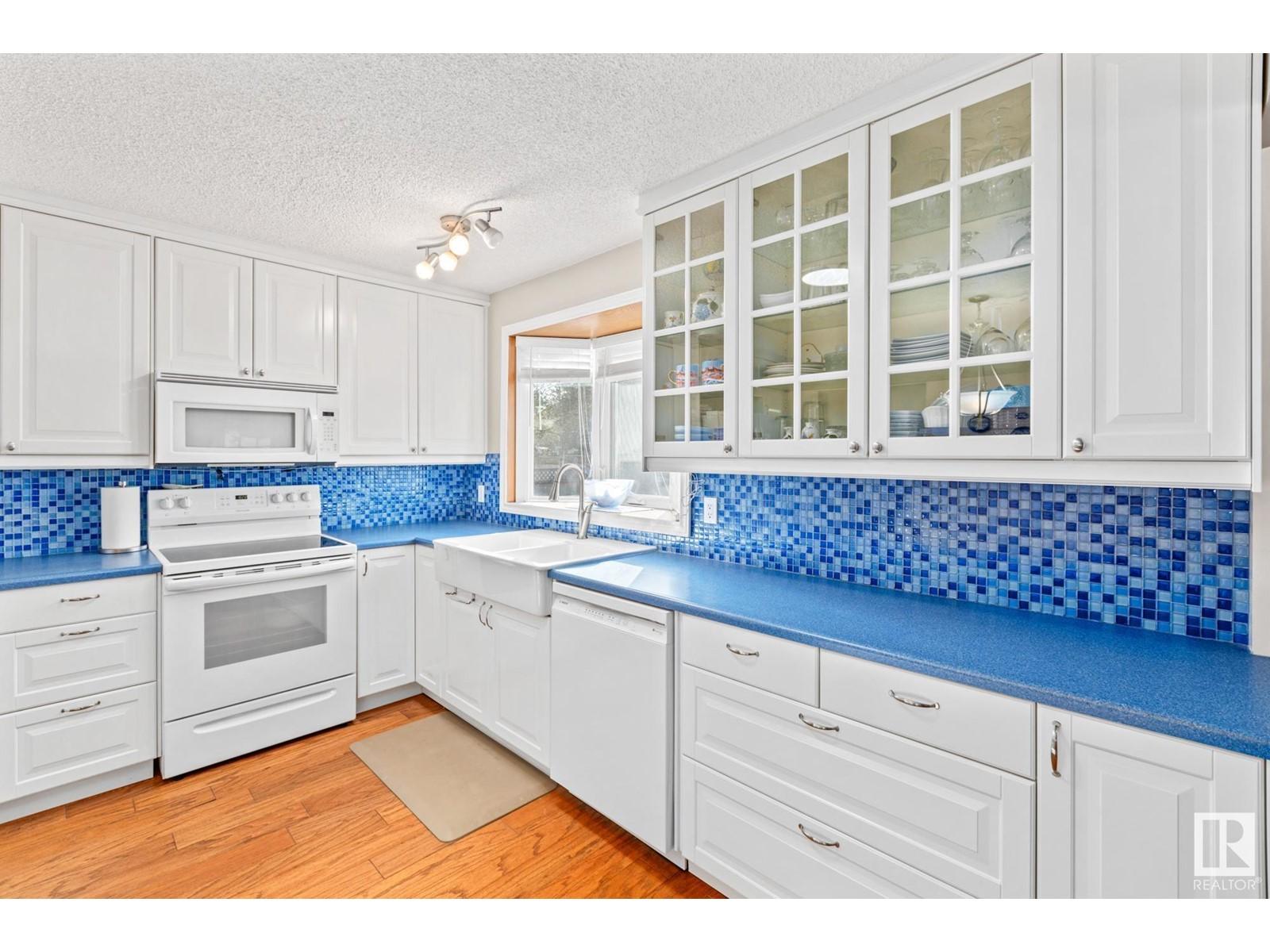 












2 BANTING PL

,
St. Albert,




Alberta
T8N2K1

