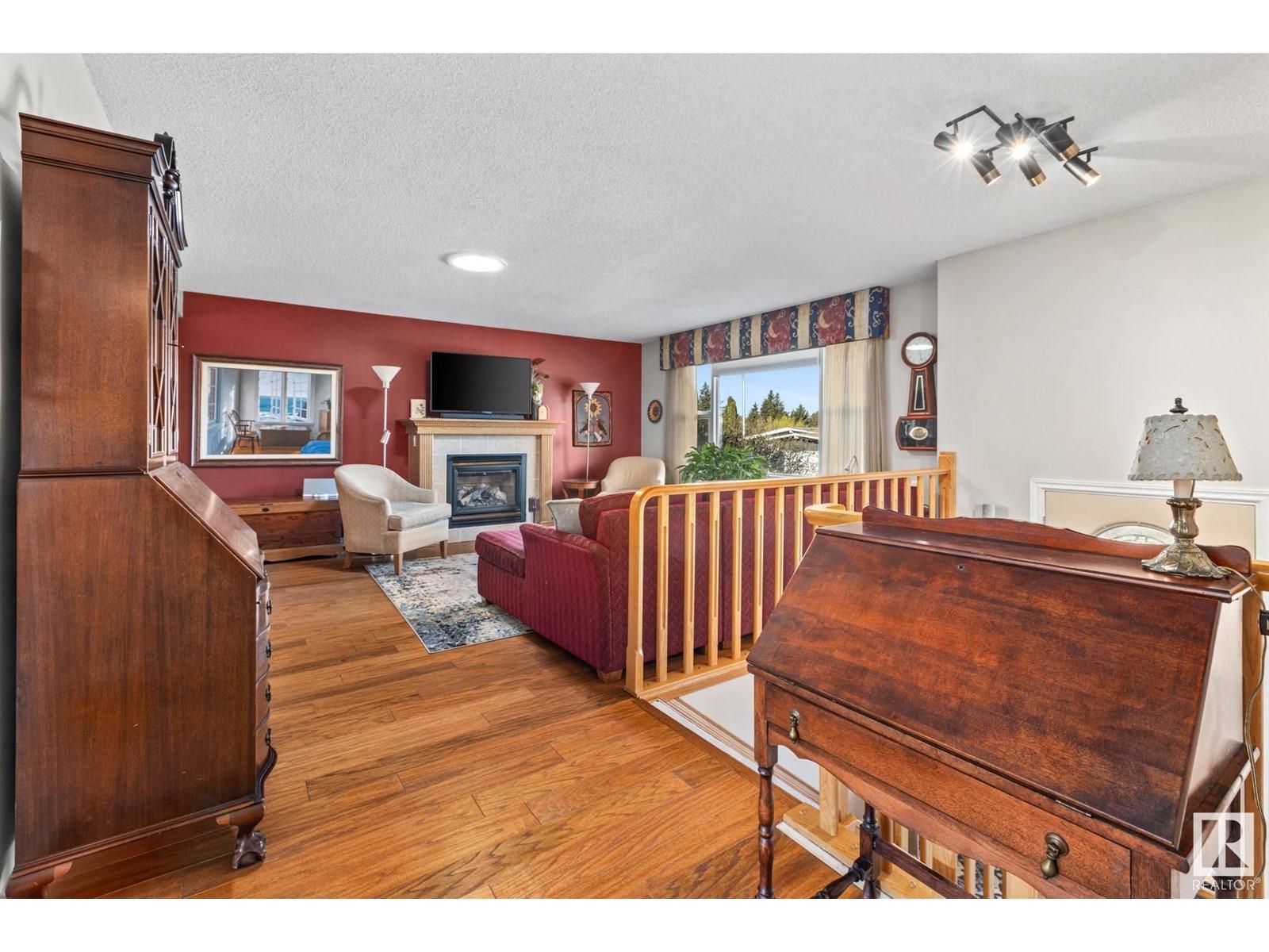 












2 BANTING PL

,
St. Albert,




Alberta
T8N2K1

