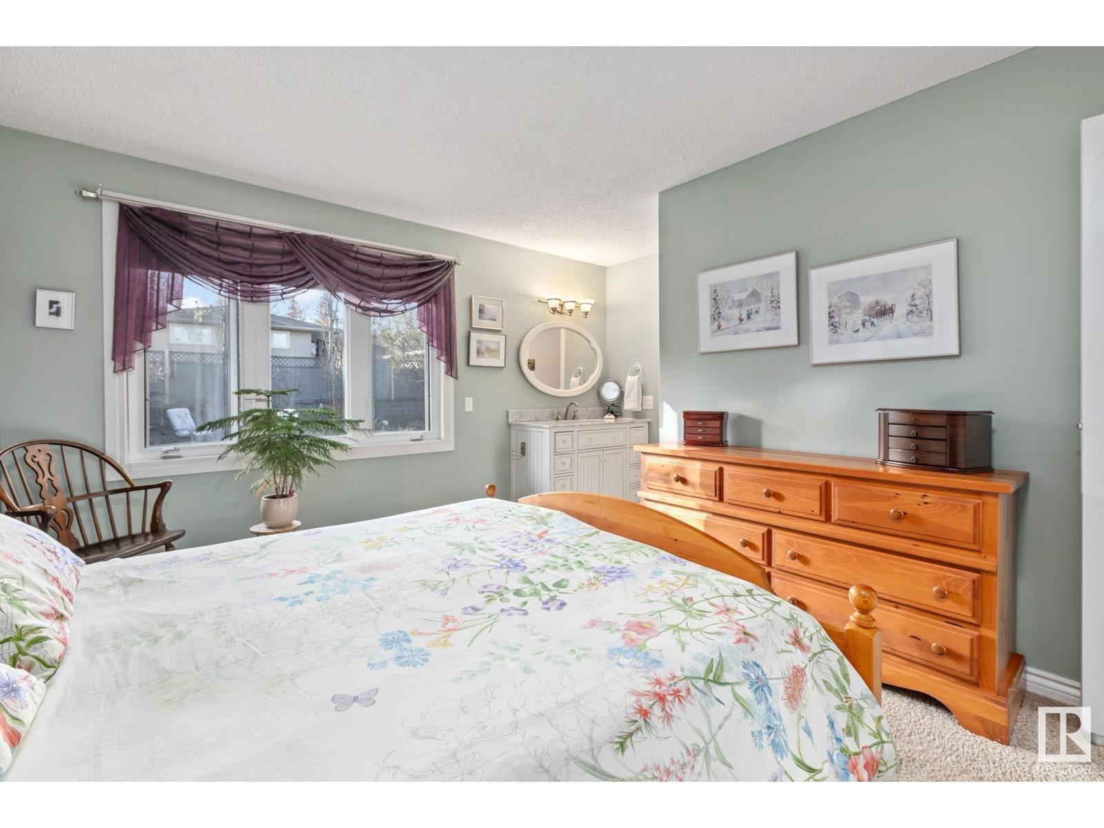 












2 BANTING PL

,
St. Albert,




Alberta
T8N2K1

