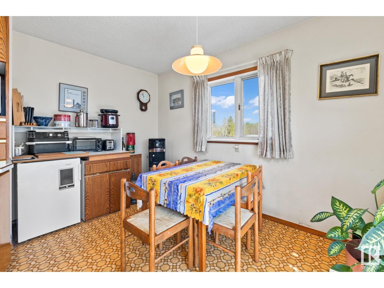 












52175 RGE ROAD 224

,
Rural Strathcona County,




Alberta
T8C1B7

