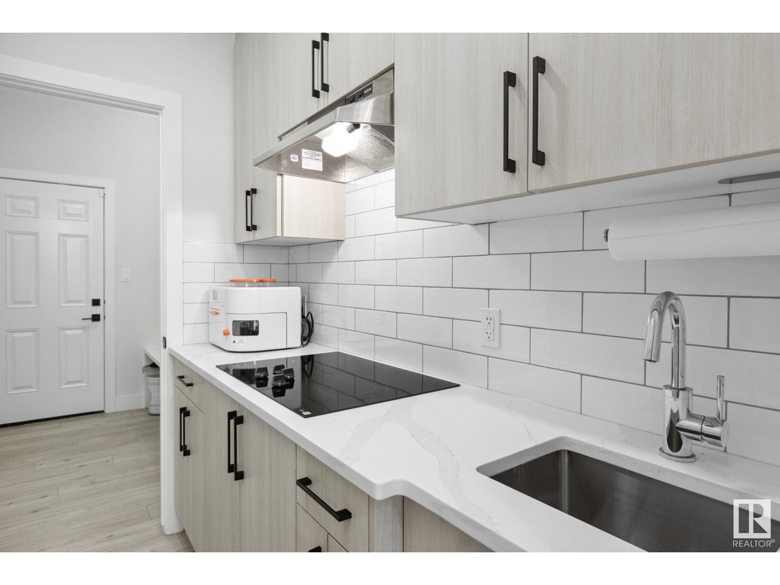 












18204 94 ST NW

,
Edmonton,




Alberta
T5Z0G6

