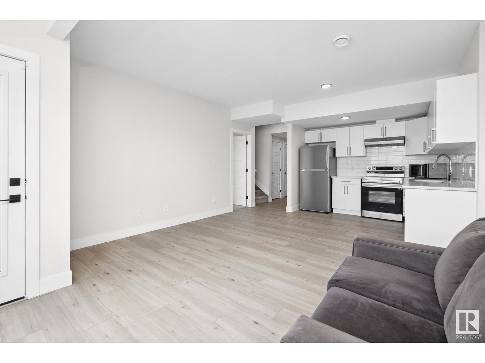












18204 94 ST NW

,
Edmonton,




Alberta
T5Z0G6


