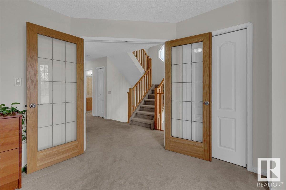 












9615 101 ST NW

,
Edmonton,




Alberta
T5K0W7

