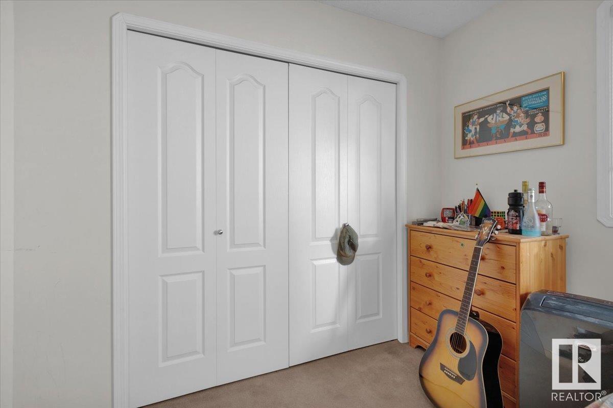 












9615 101 ST NW

,
Edmonton,




Alberta
T5K0W7

