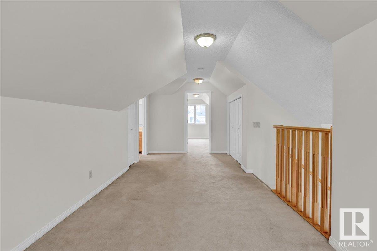 












9615 101 ST NW

,
Edmonton,




Alberta
T5K0W7

